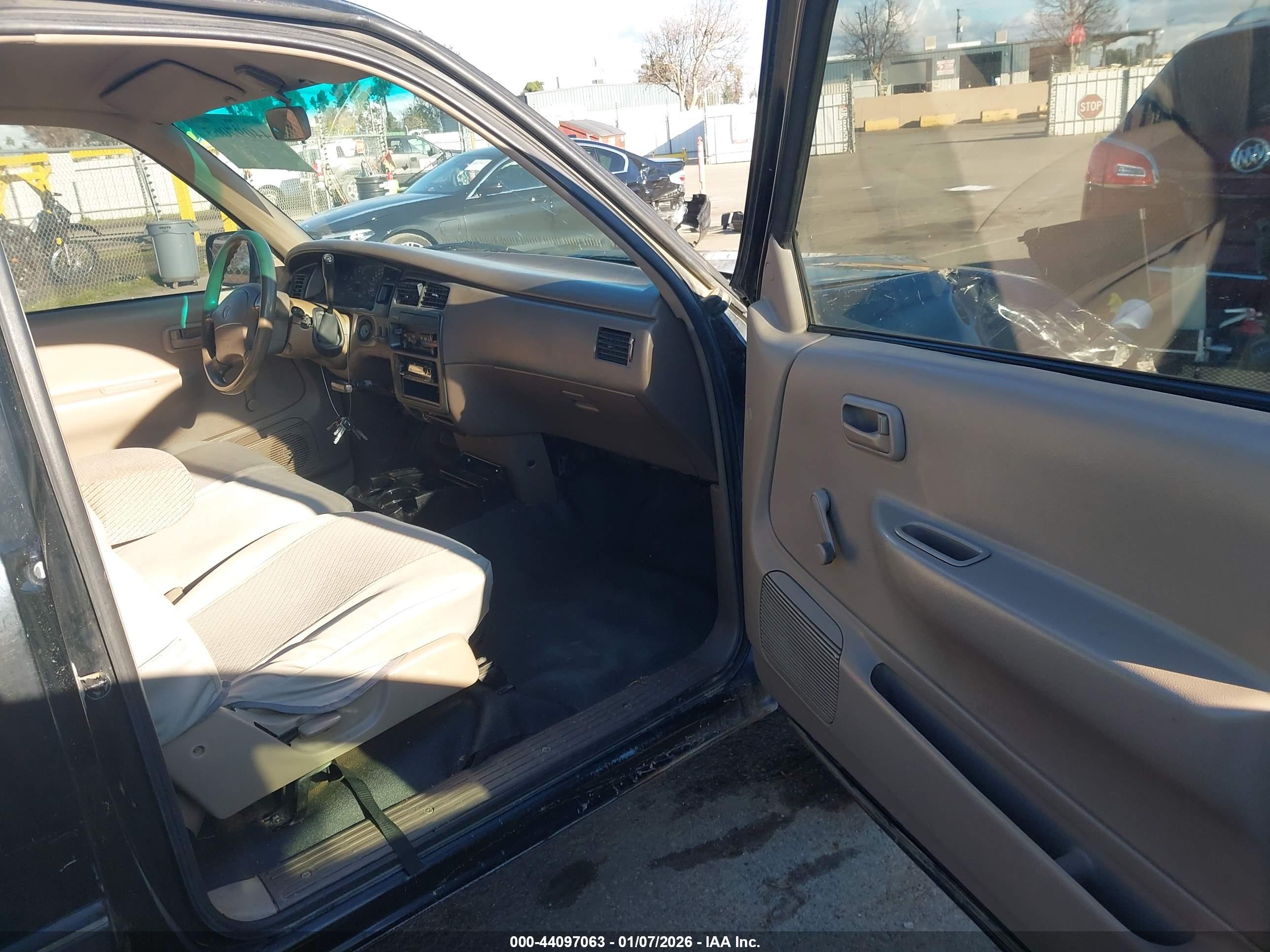 TOYOTA T100 image 5