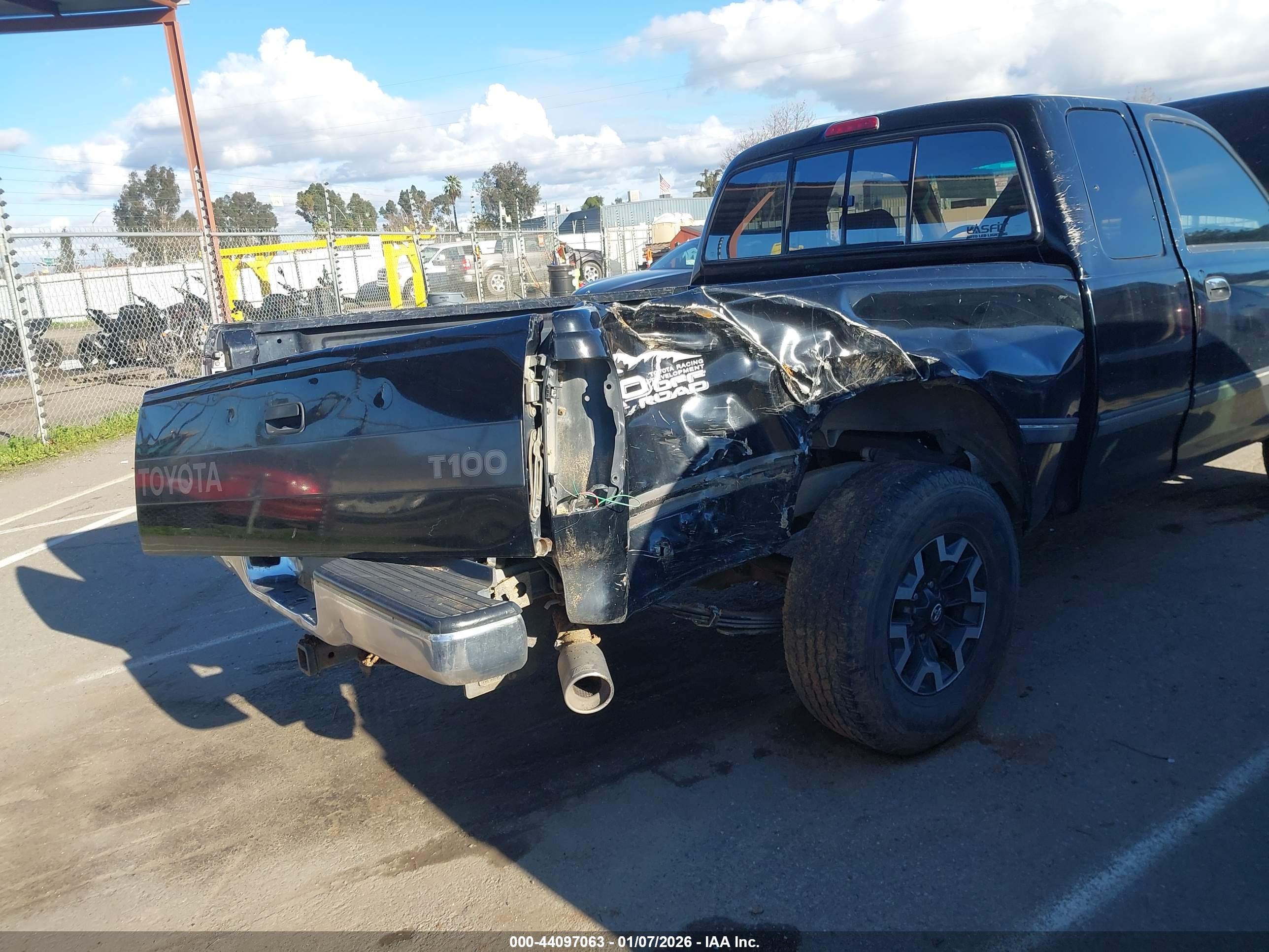 TOYOTA T100 image 6