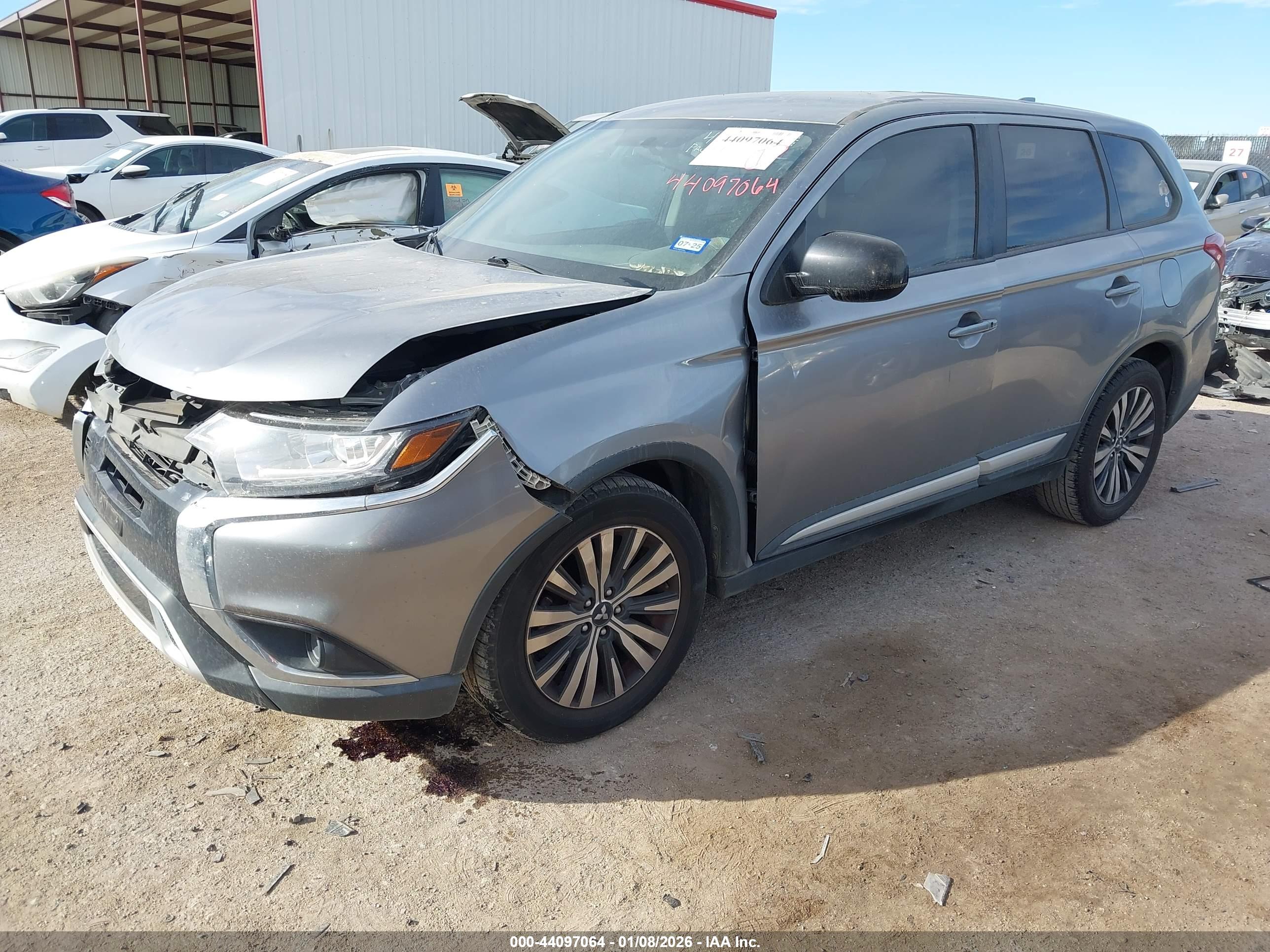 MITSUBISHI OUTLANDER image 2