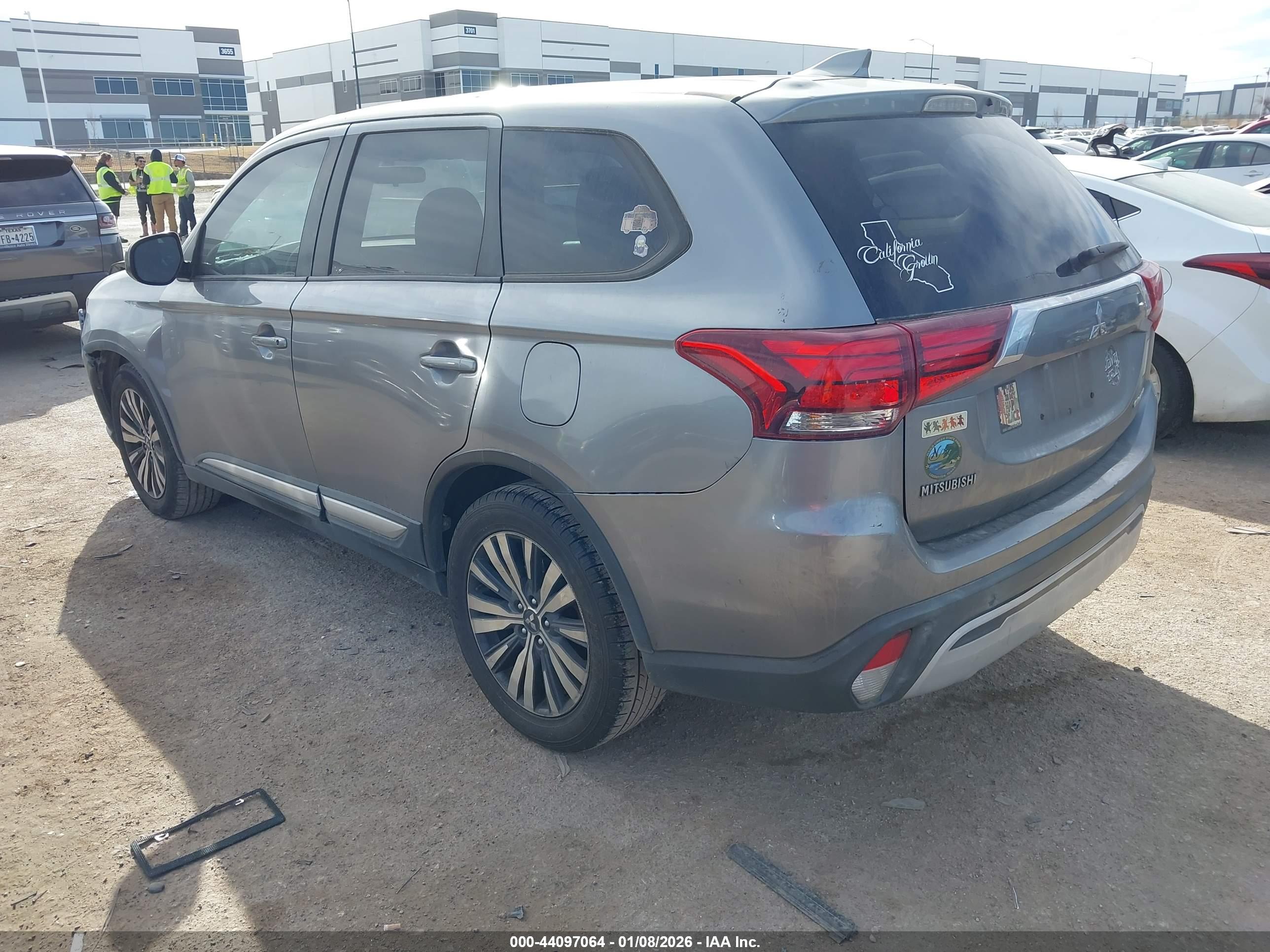 MITSUBISHI OUTLANDER image 3