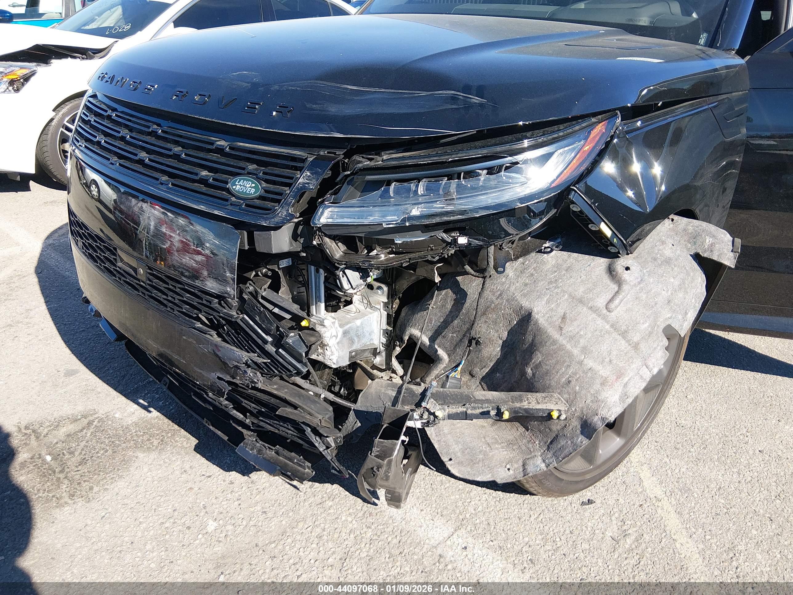 LAND ROVER image 6
