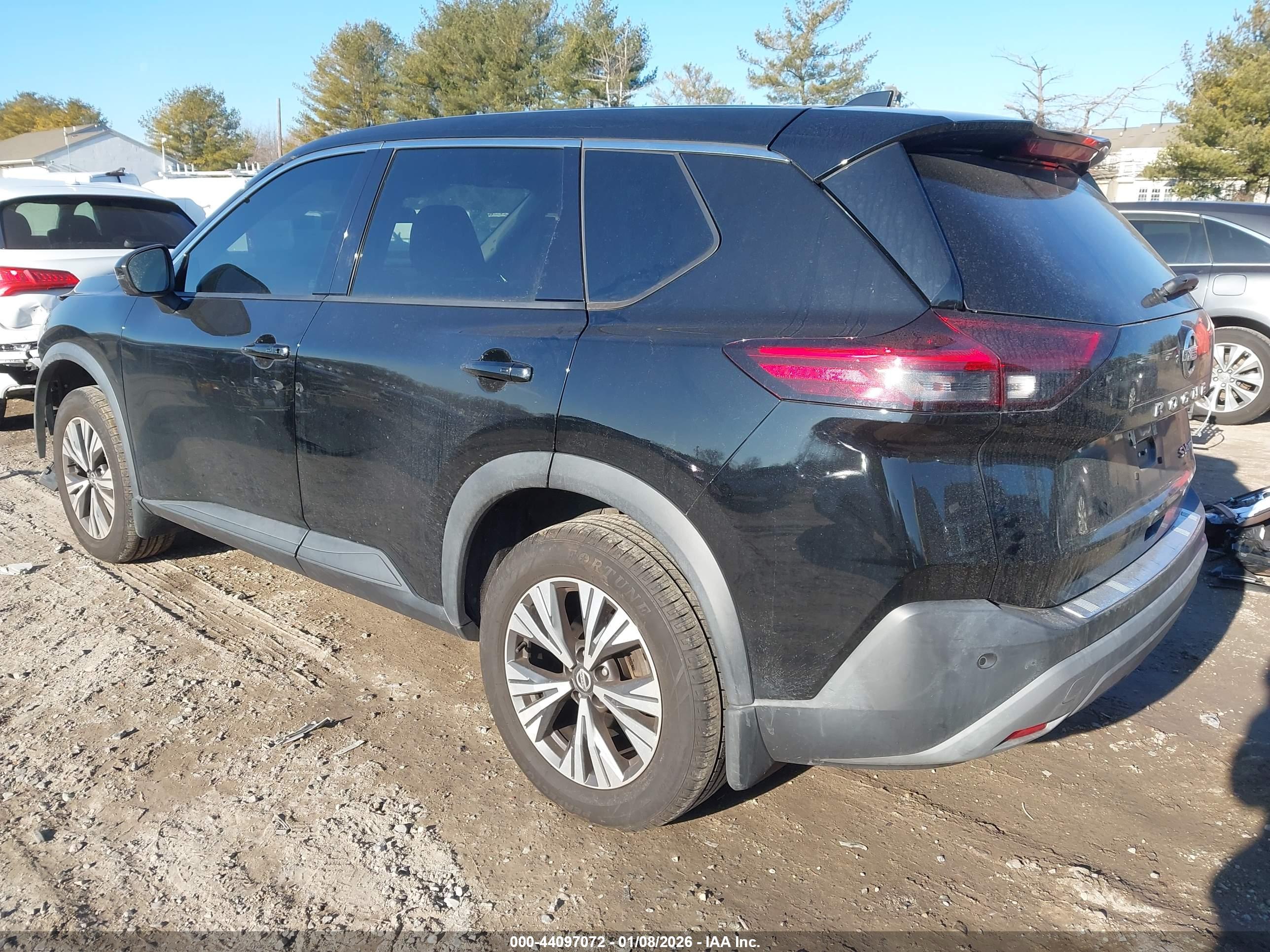 NISSAN ROGUE image 3
