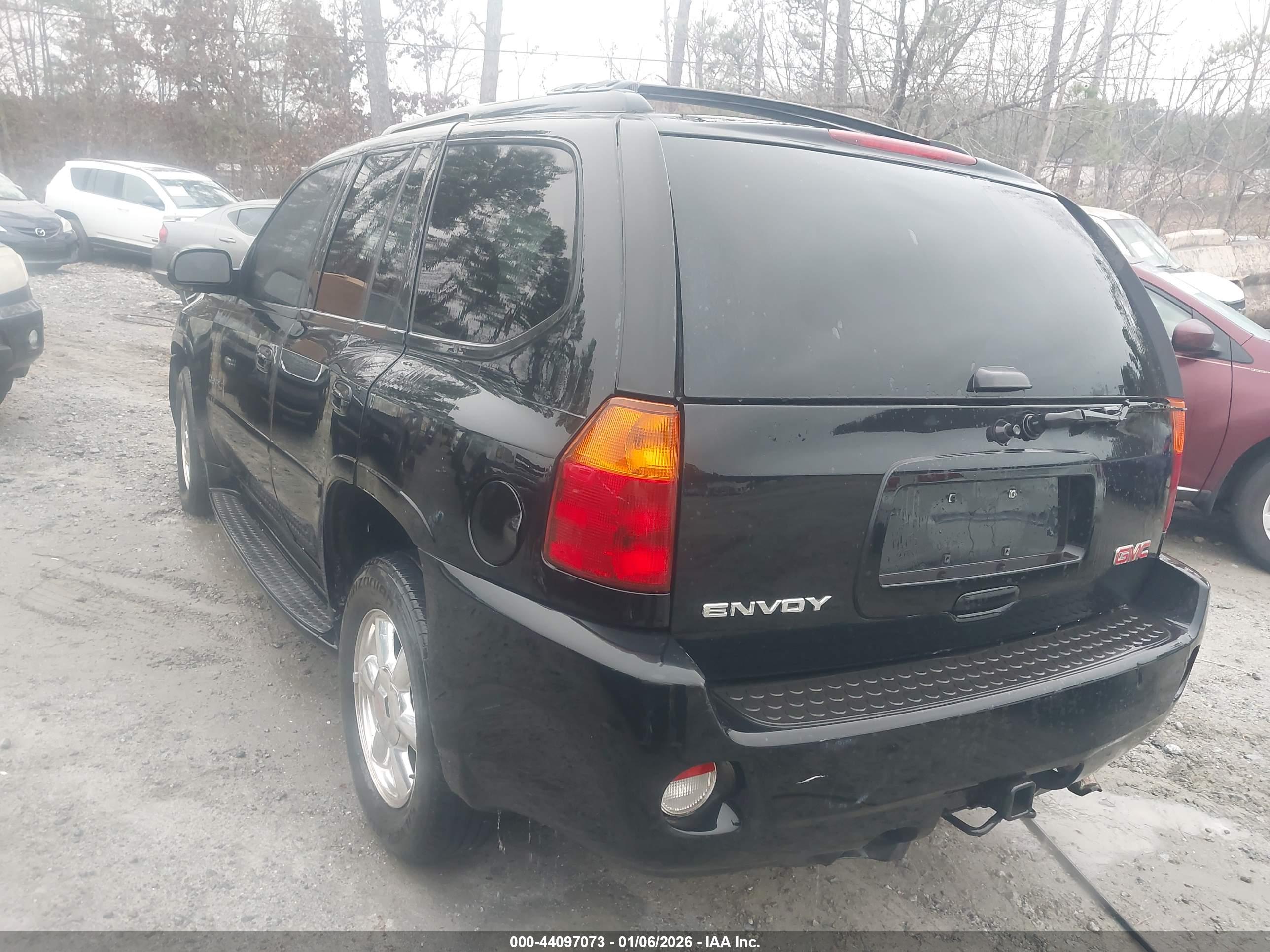 GMC ENVOY image 3