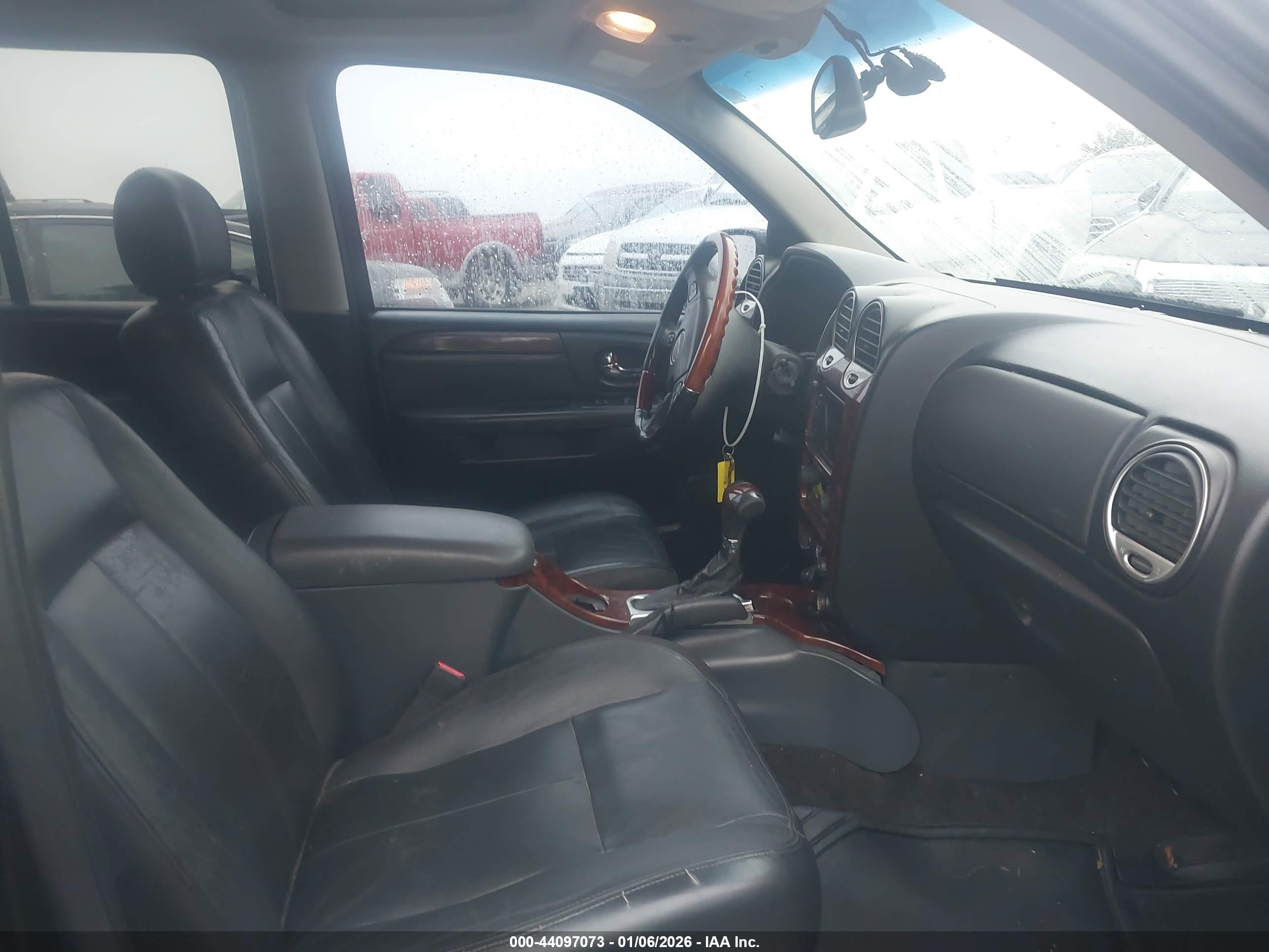 GMC ENVOY image 5