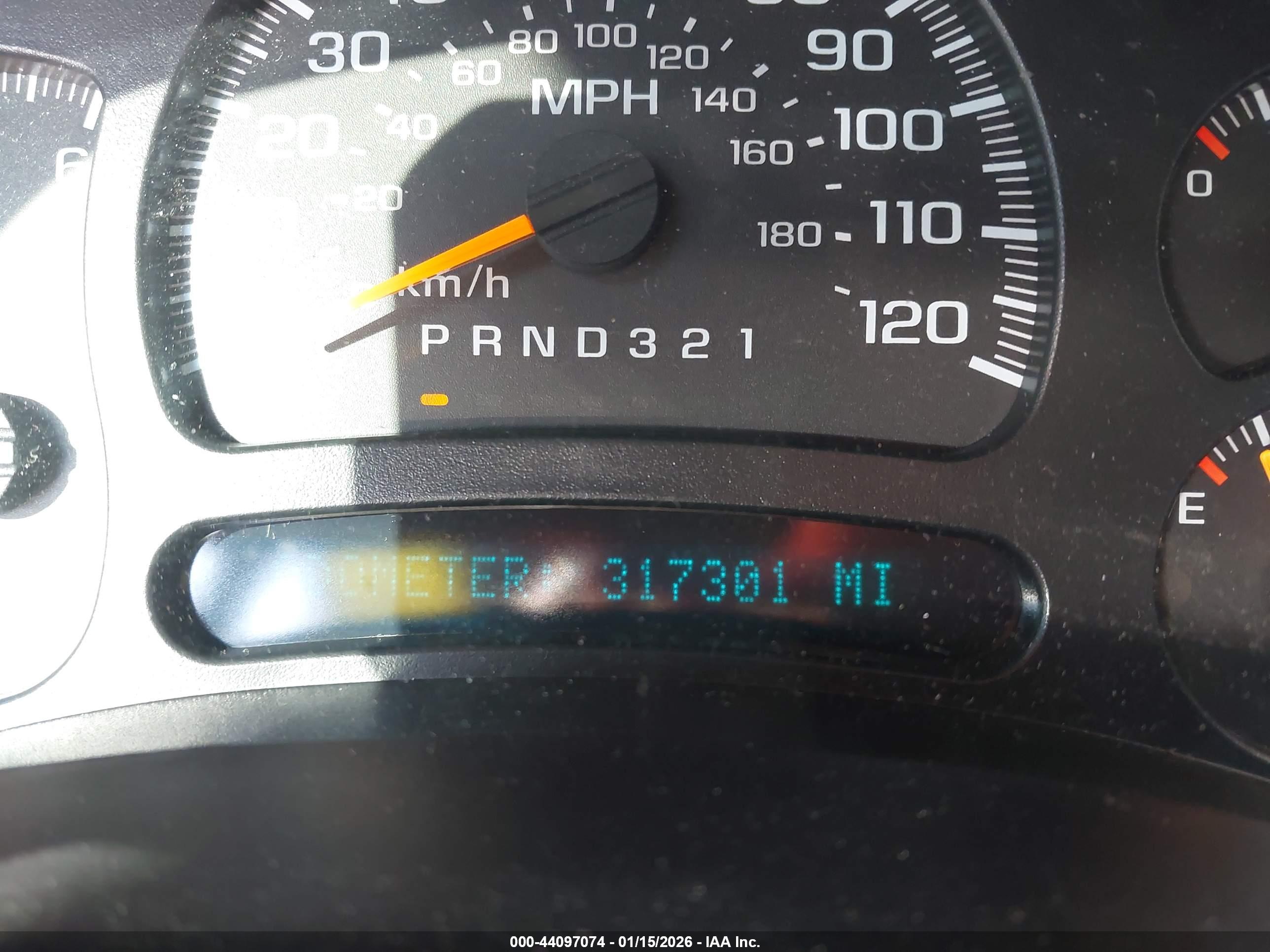 CHEVROLET SUBURBAN image 7