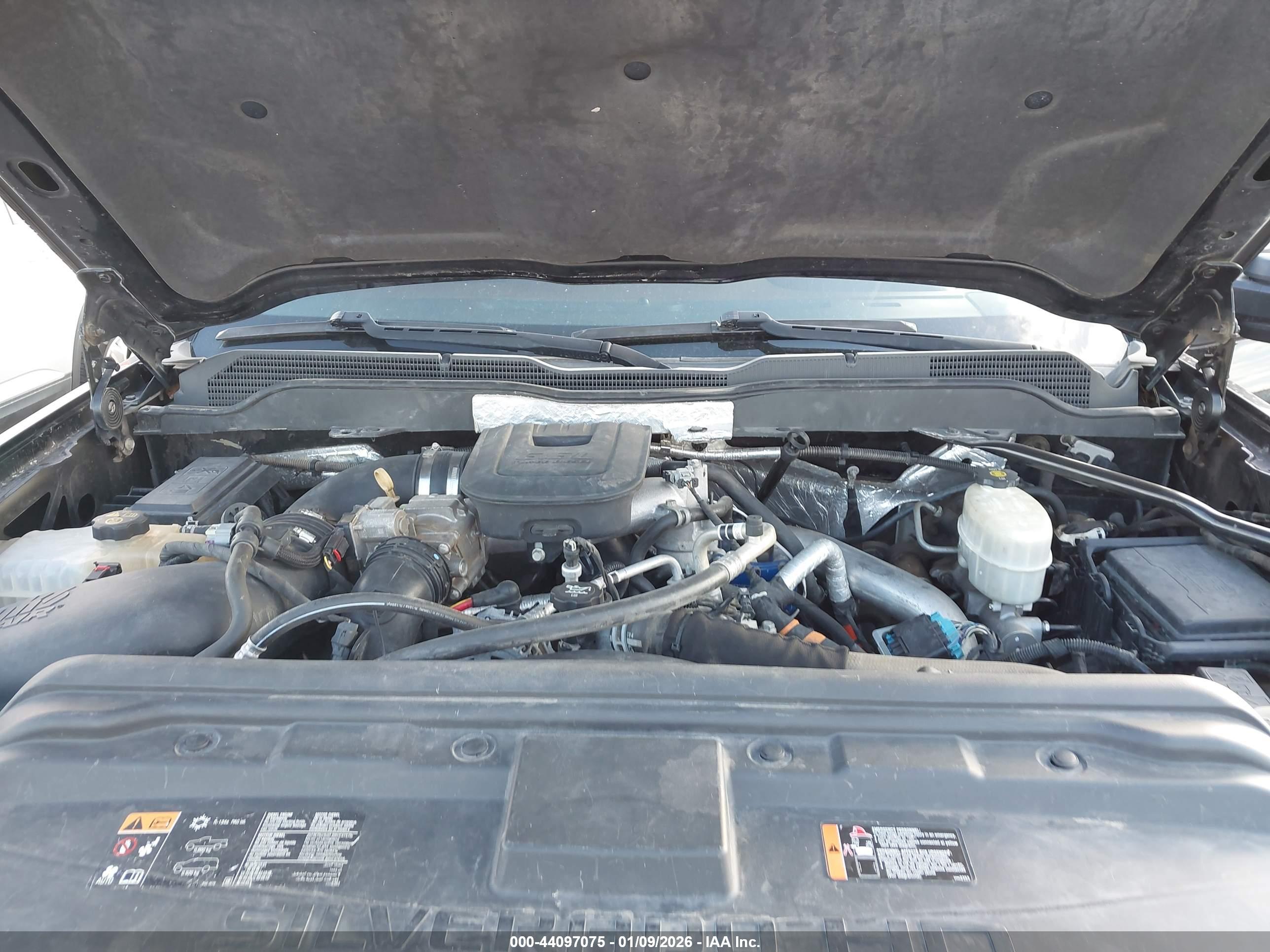 CHEVROLET SILVERADO image 10