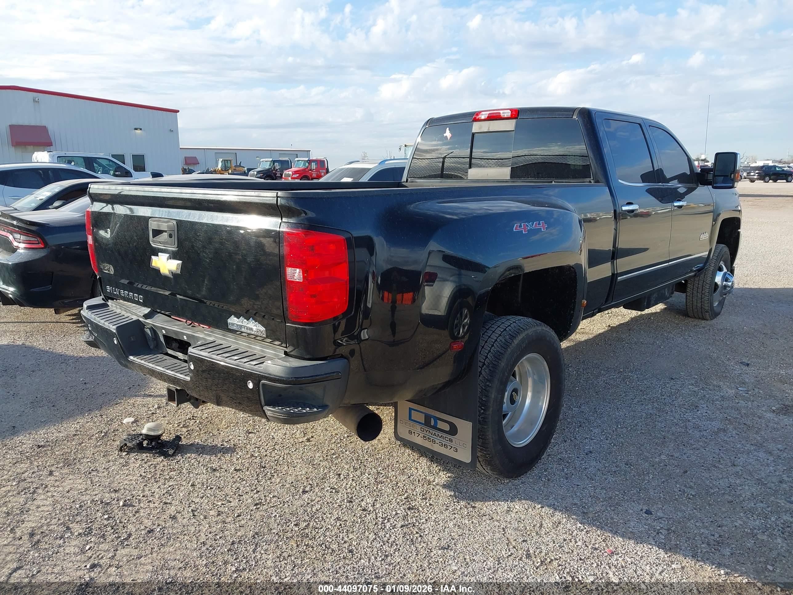 CHEVROLET SILVERADO image 4