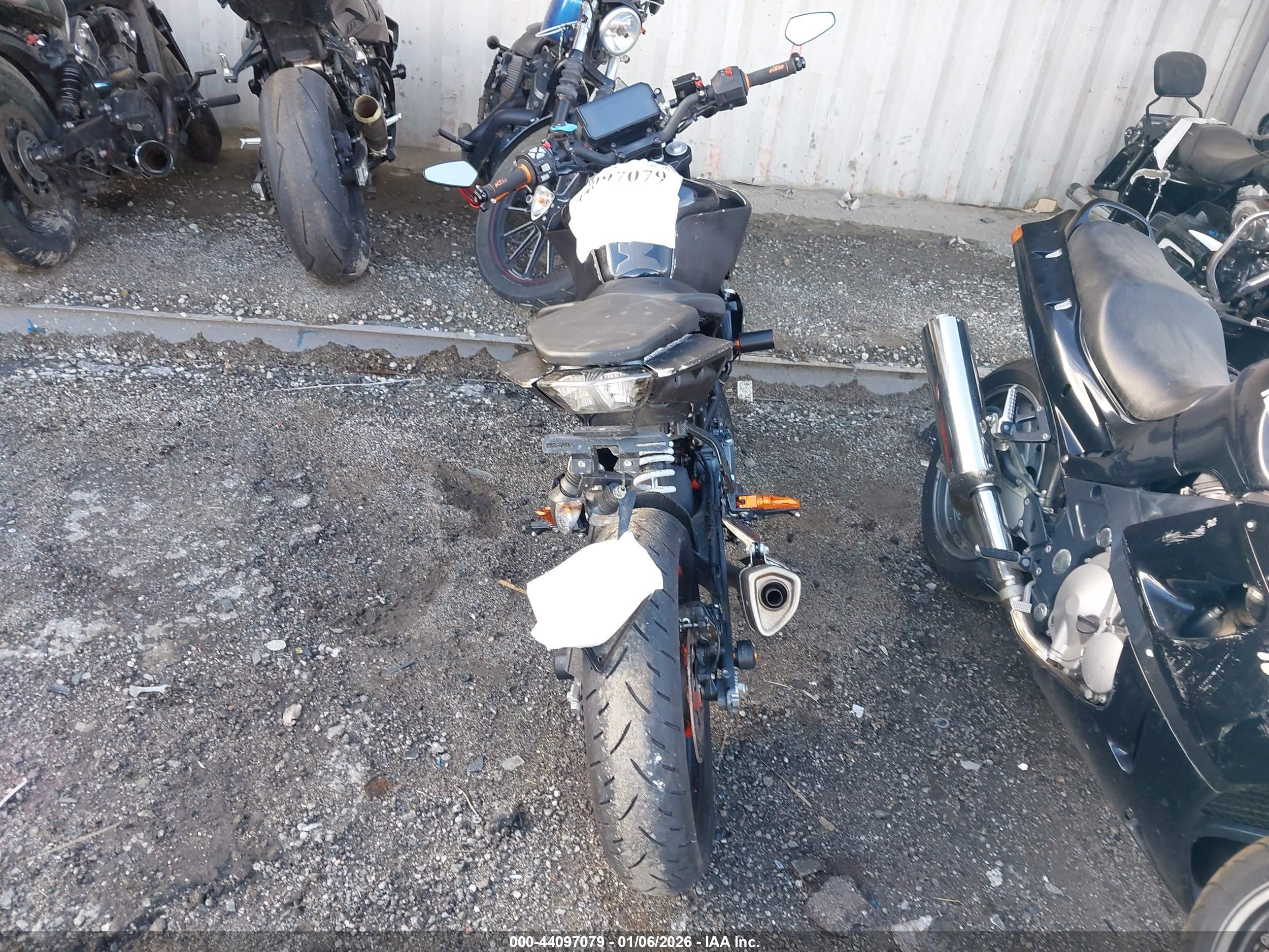 KTM 390 image 6