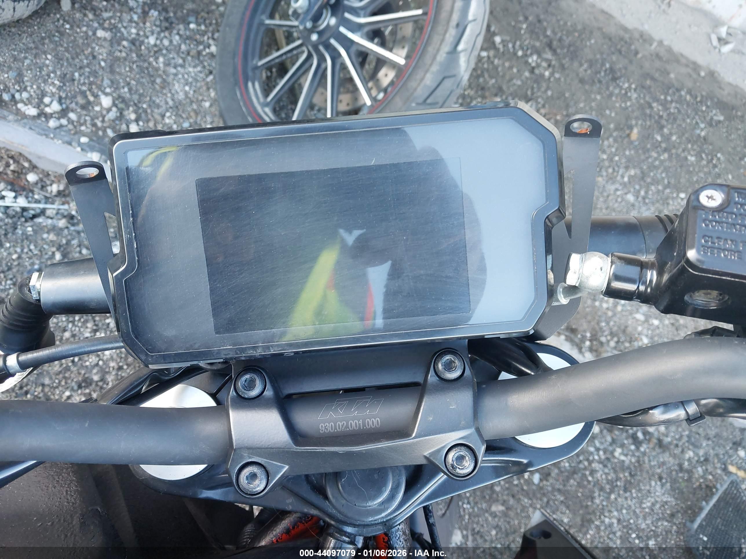 KTM 390 image 7