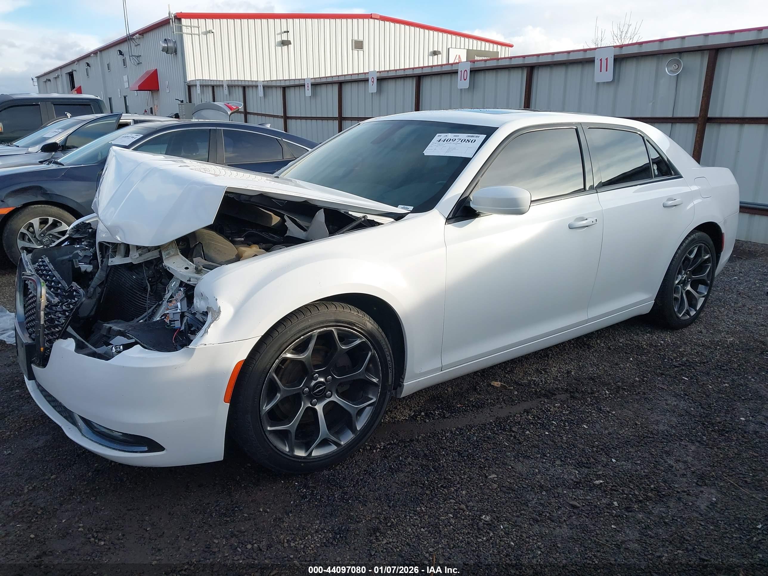 CHRYSLER 300 image 2