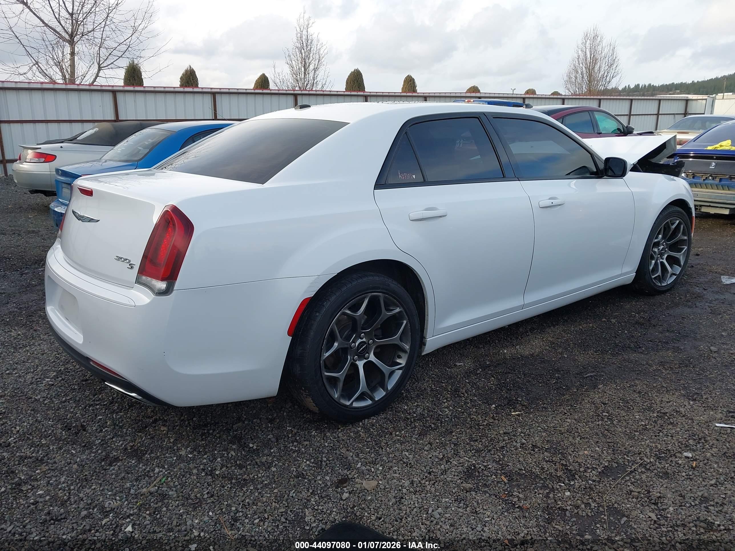 CHRYSLER 300 image 4