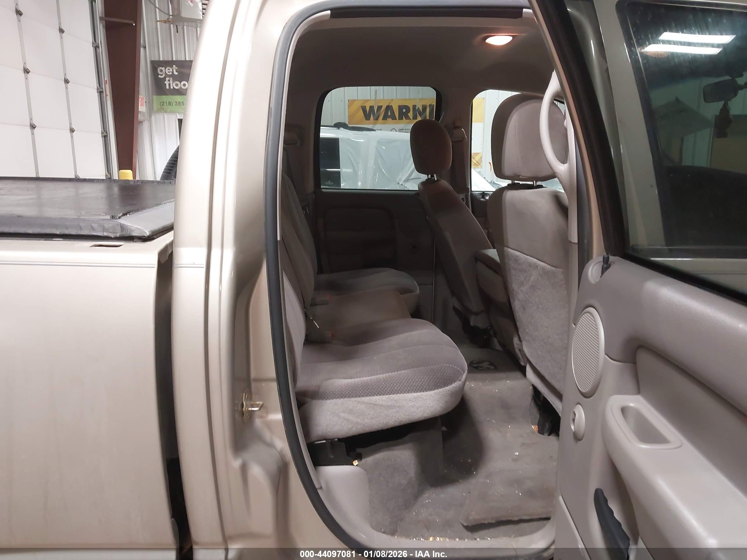 DODGE RAM image 8