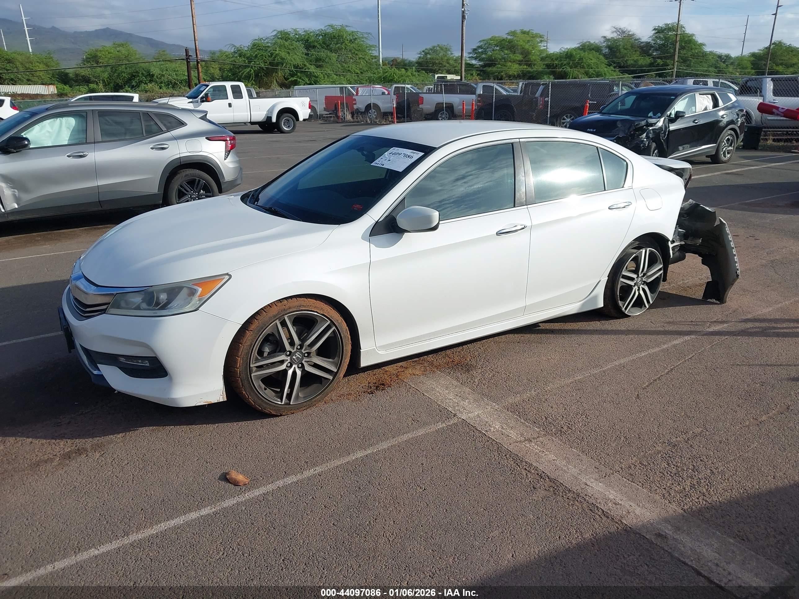 HONDA ACCORD image 2