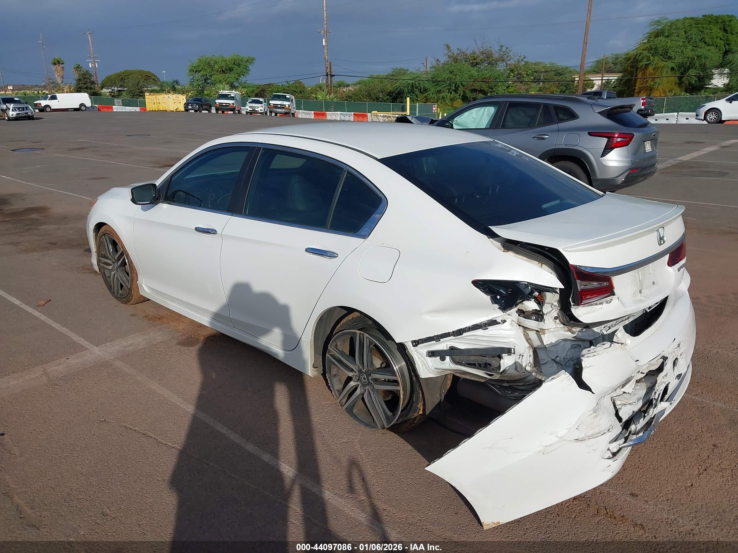 HONDA ACCORD image 6