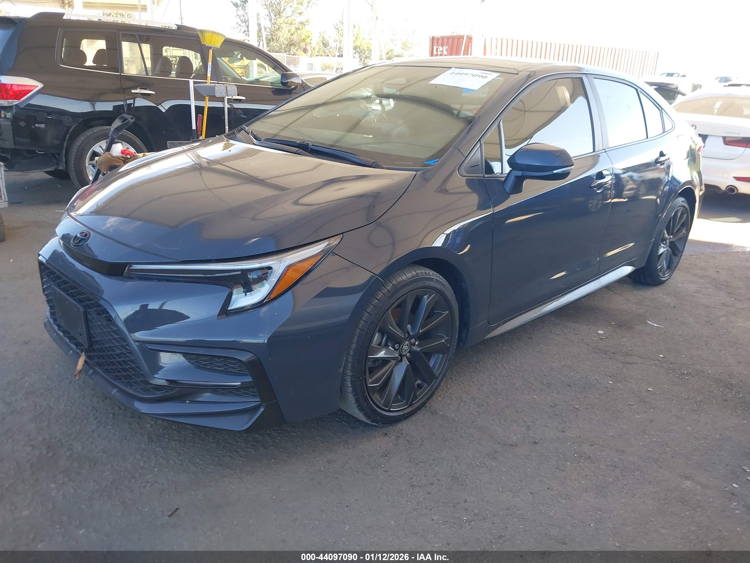 TOYOTA COROLLA image 2