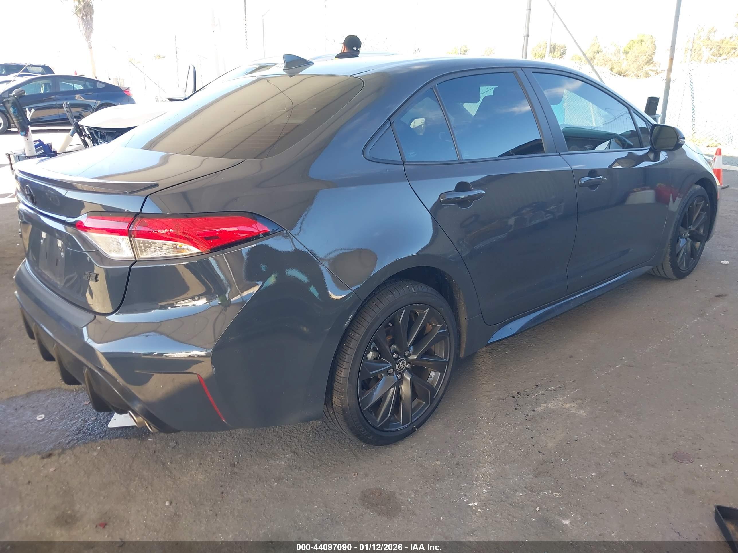 TOYOTA COROLLA image 4