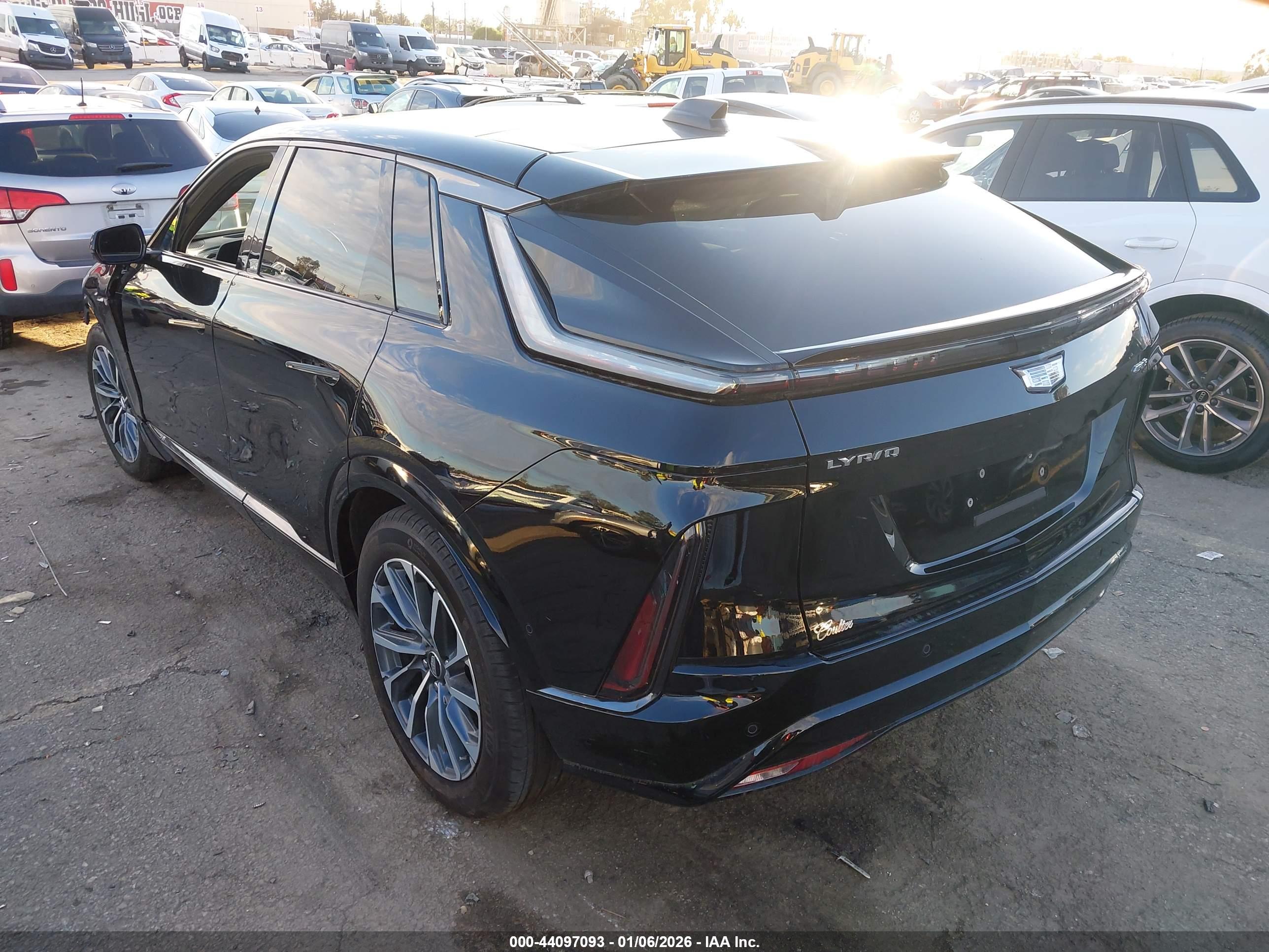 CADILLAC LYRIQ image 3