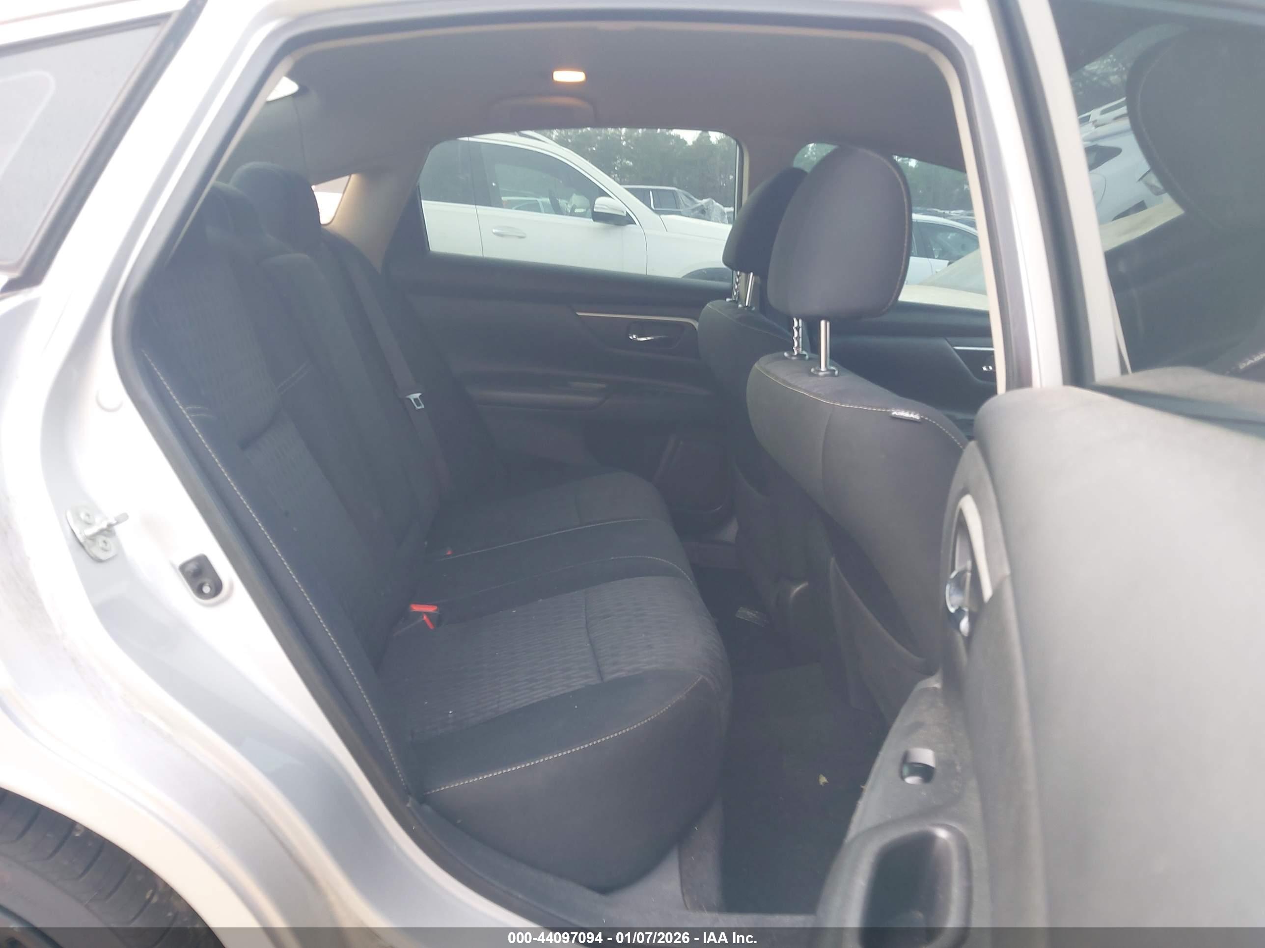 NISSAN ALTIMA image 8