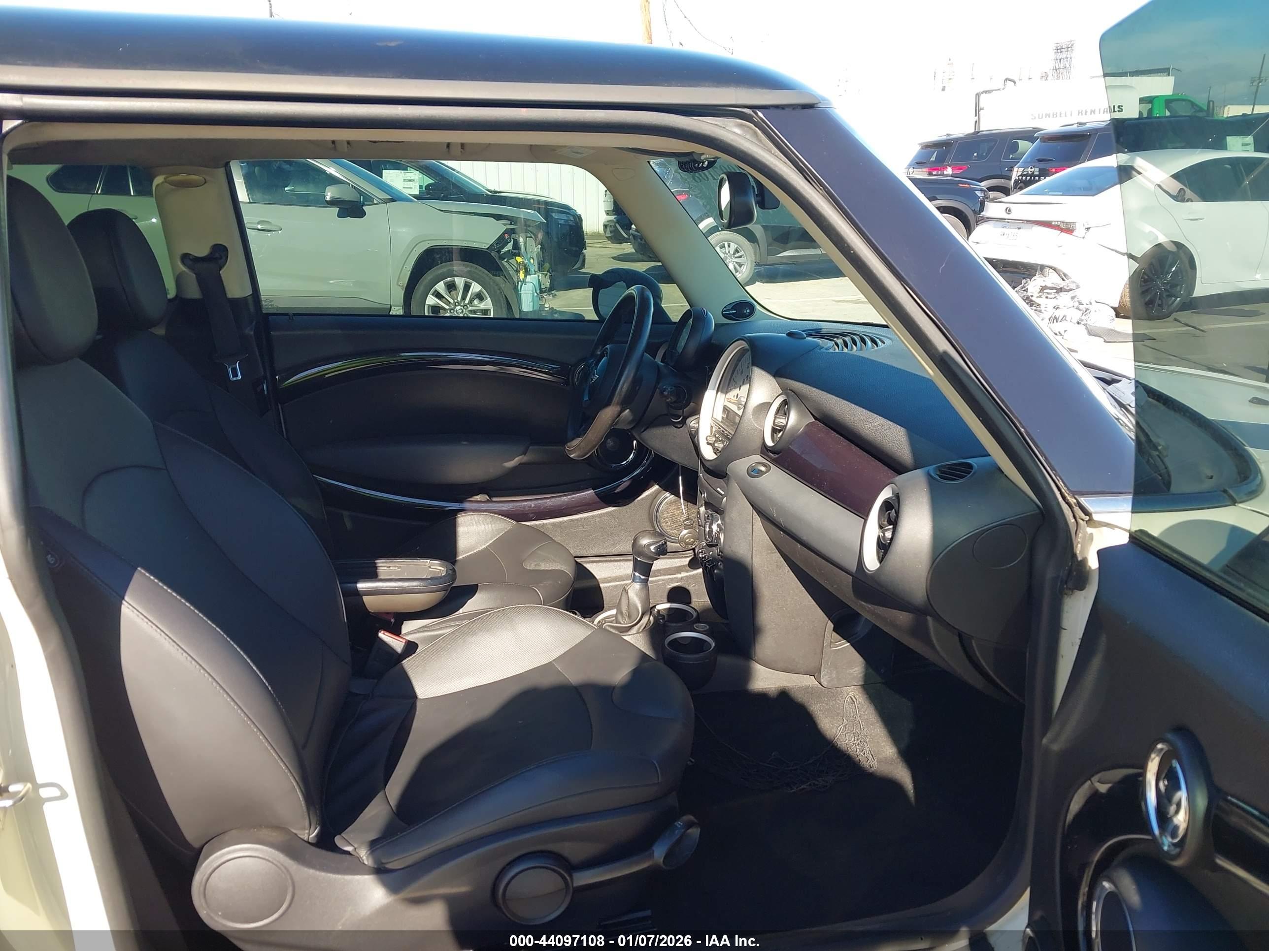 MINI COOPER image 5