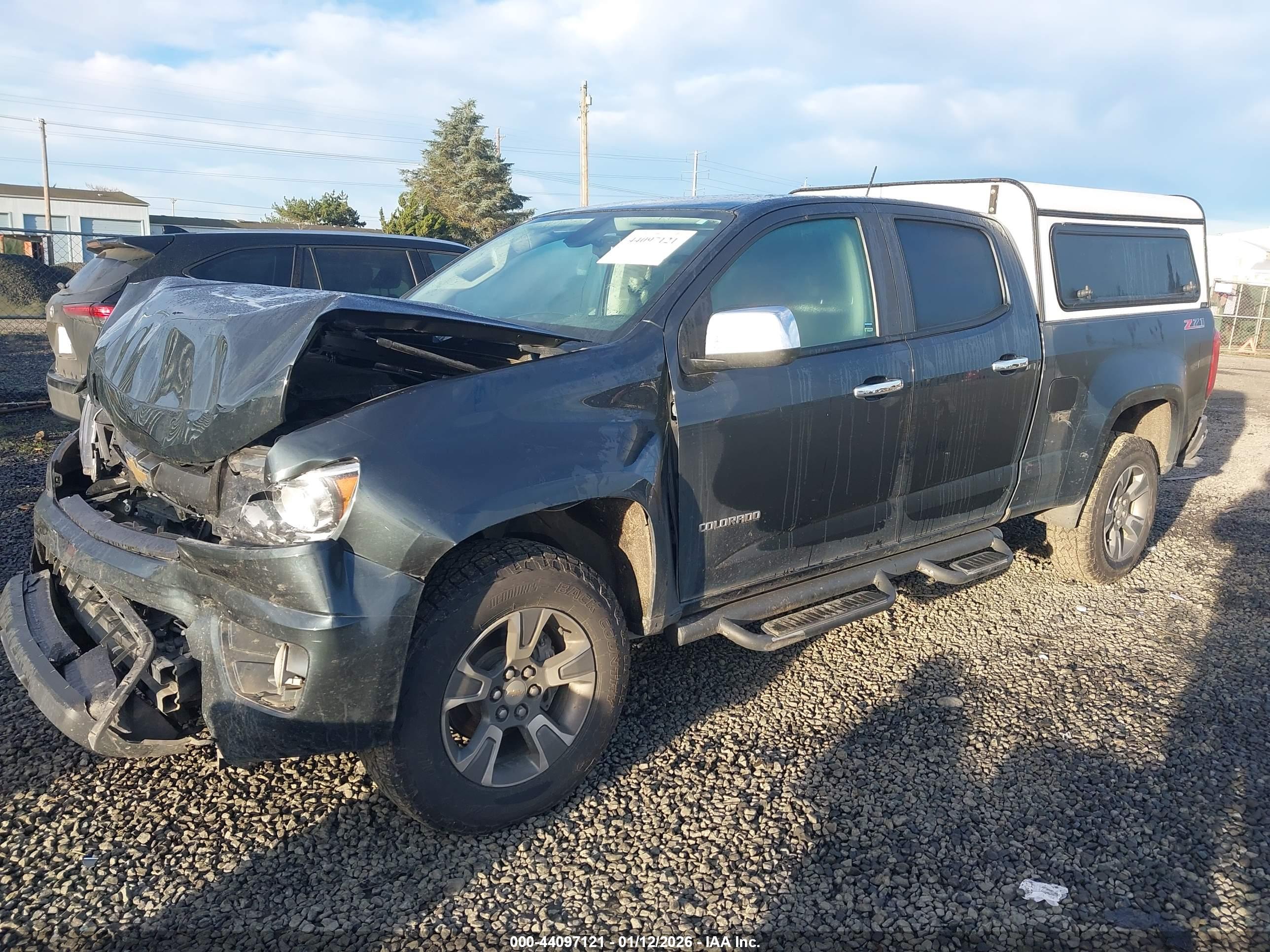 CHEVROLET COLORADO image 2