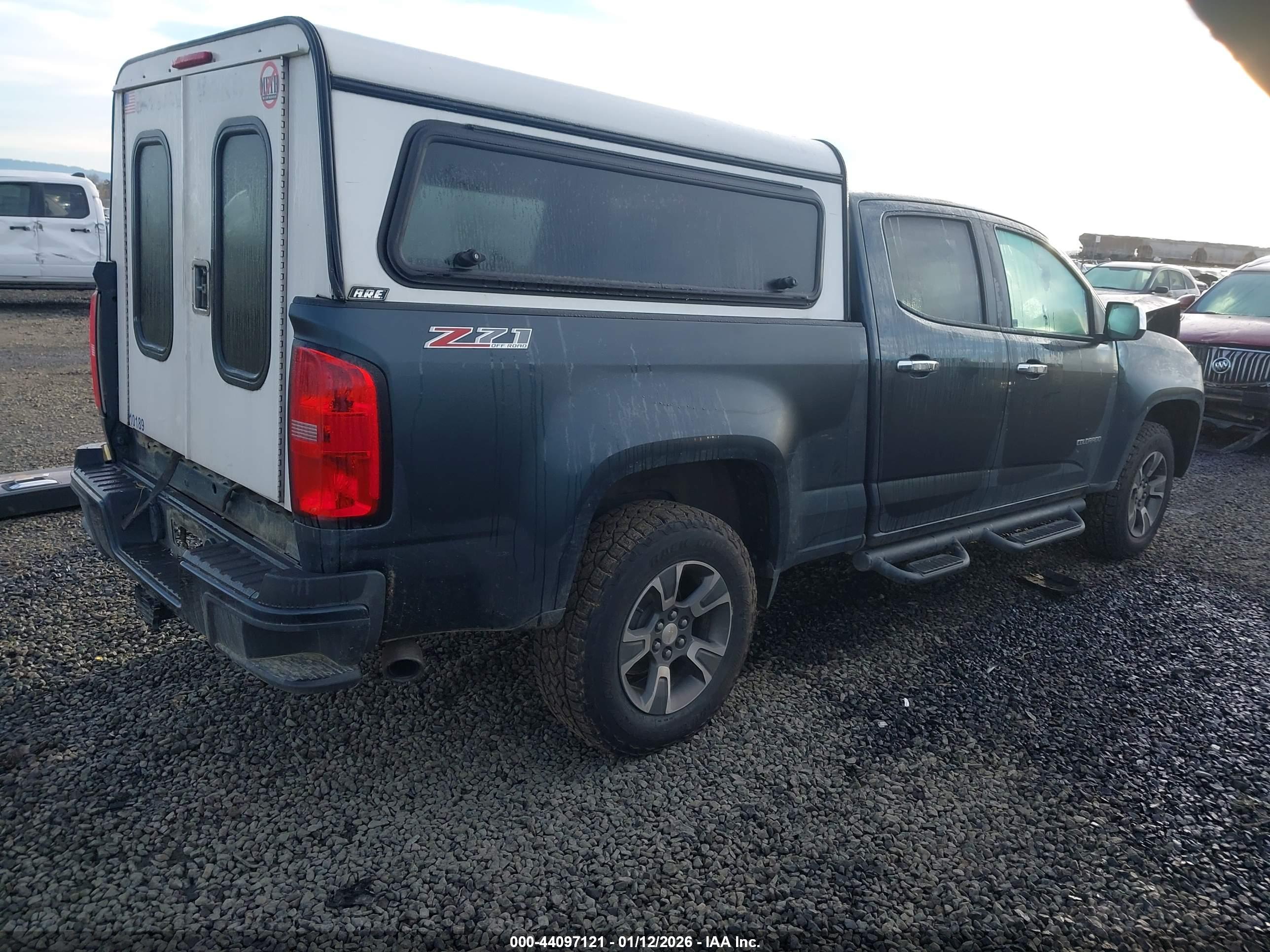 CHEVROLET COLORADO image 4