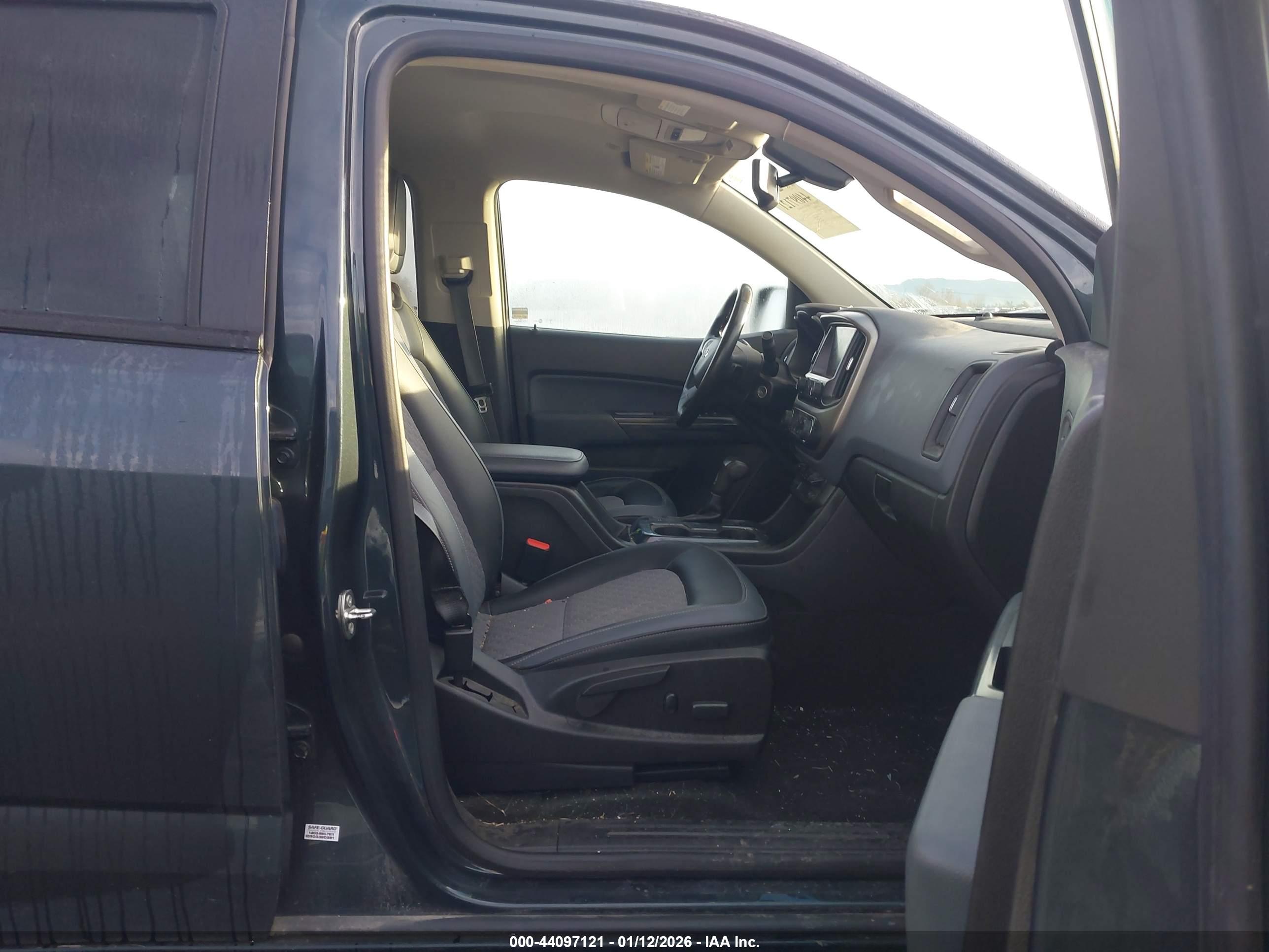 CHEVROLET COLORADO image 5
