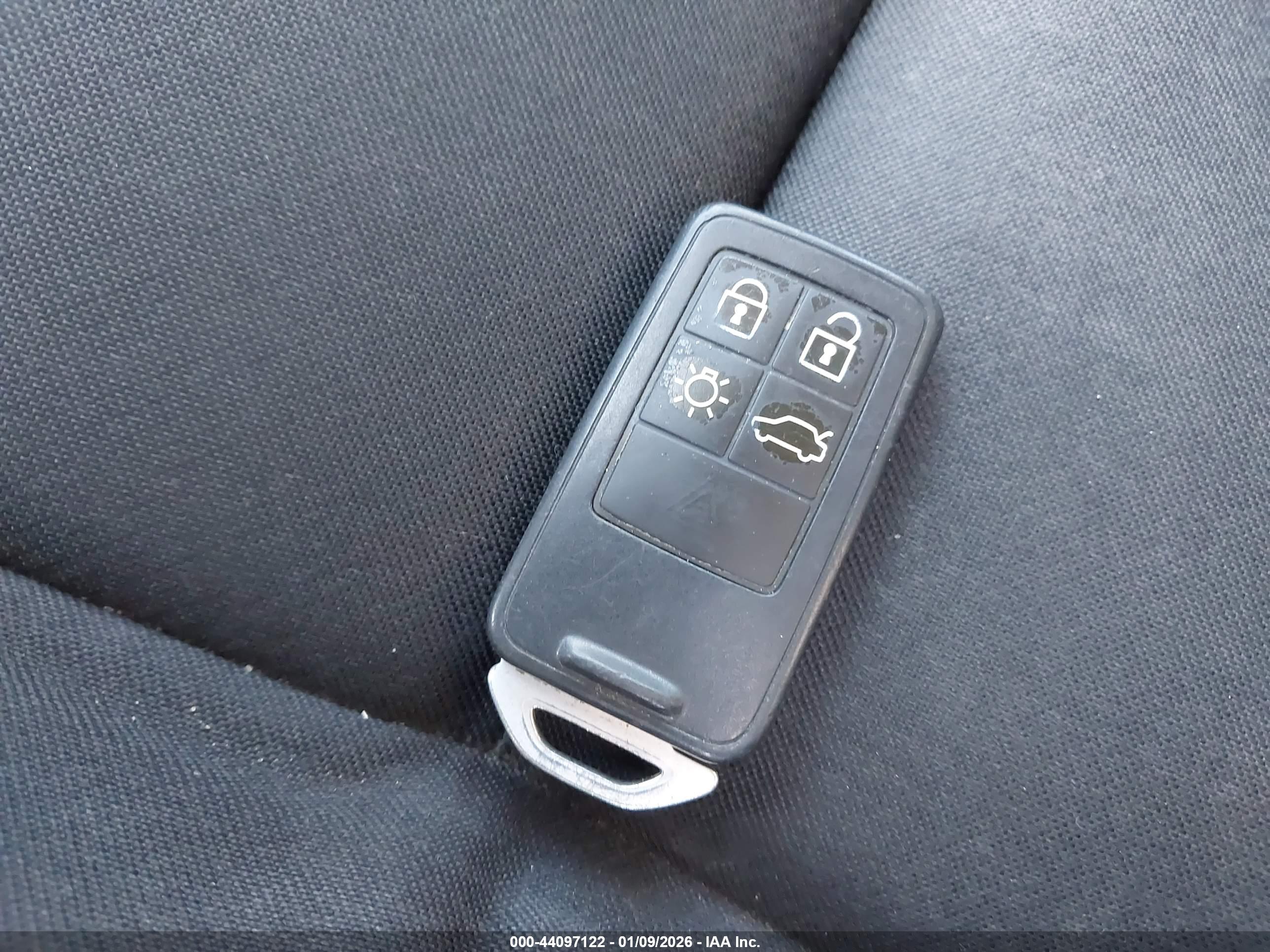 VOLVO XC60 image 11