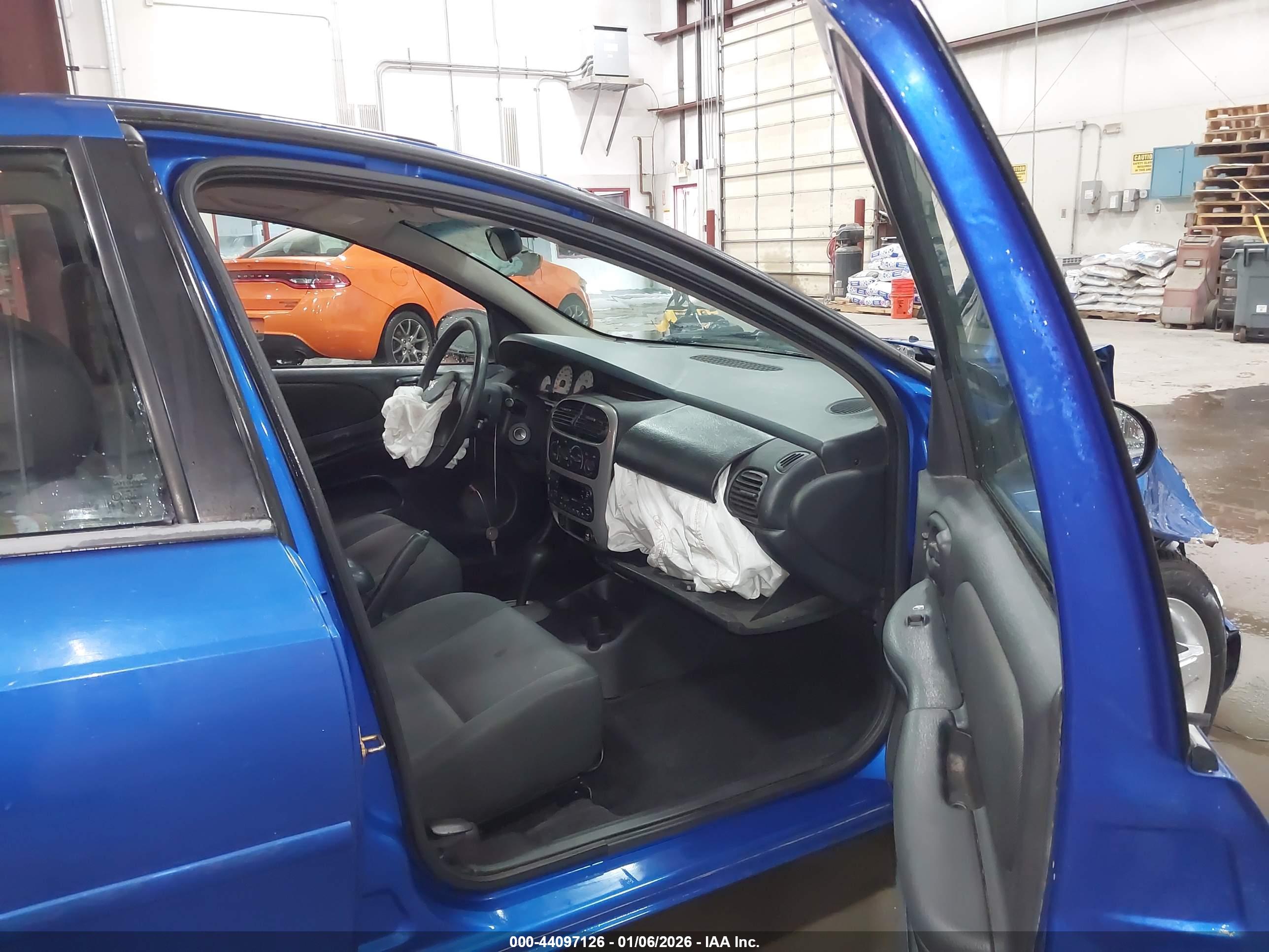 DODGE NEON image 5