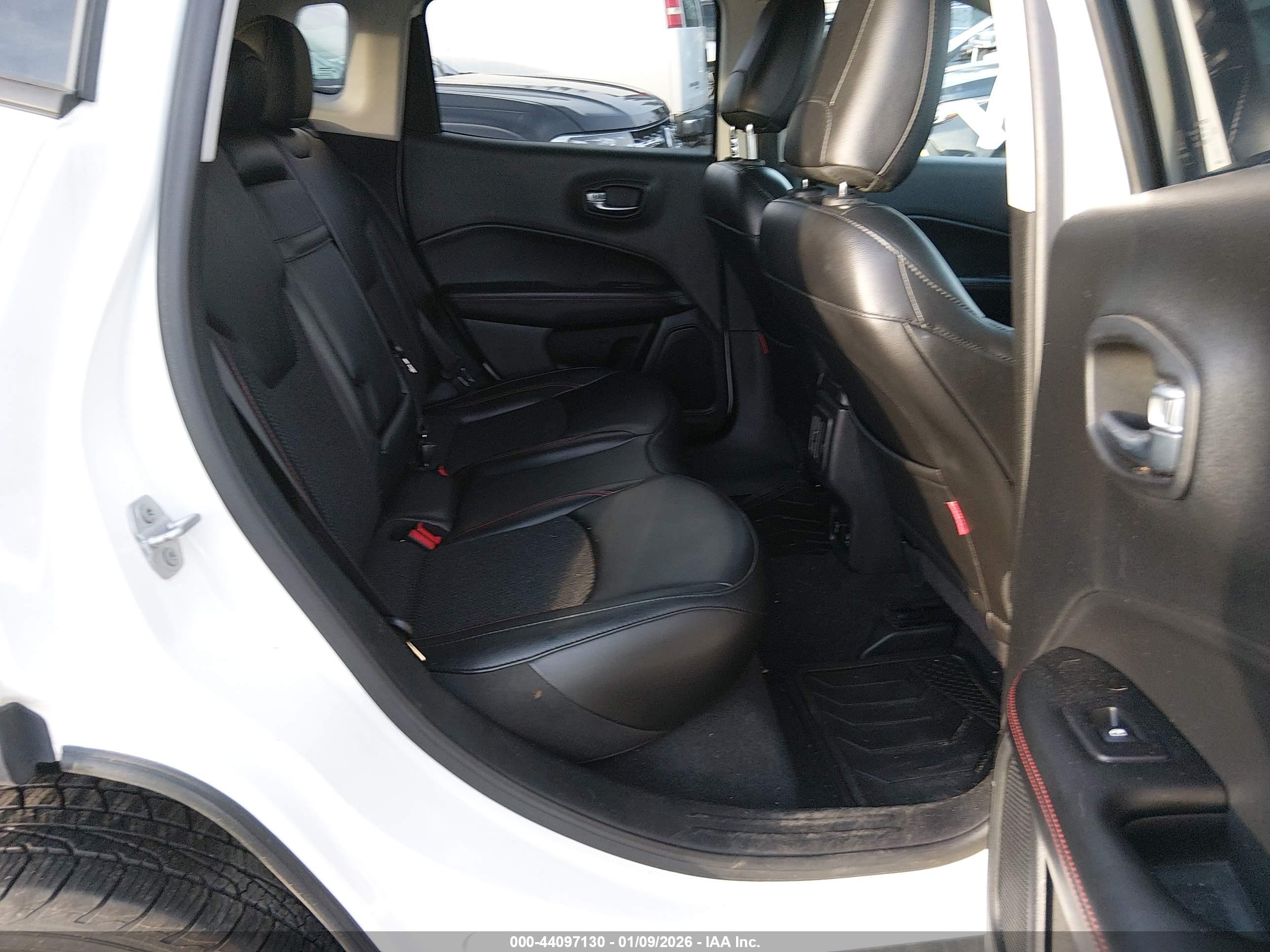 JEEP COMPASS image 8