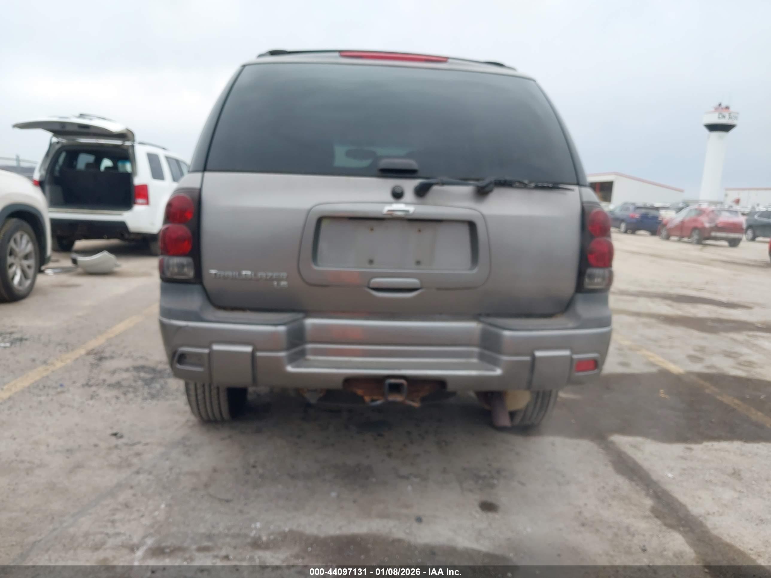 CHEVROLET TRAILBLAZER image 6