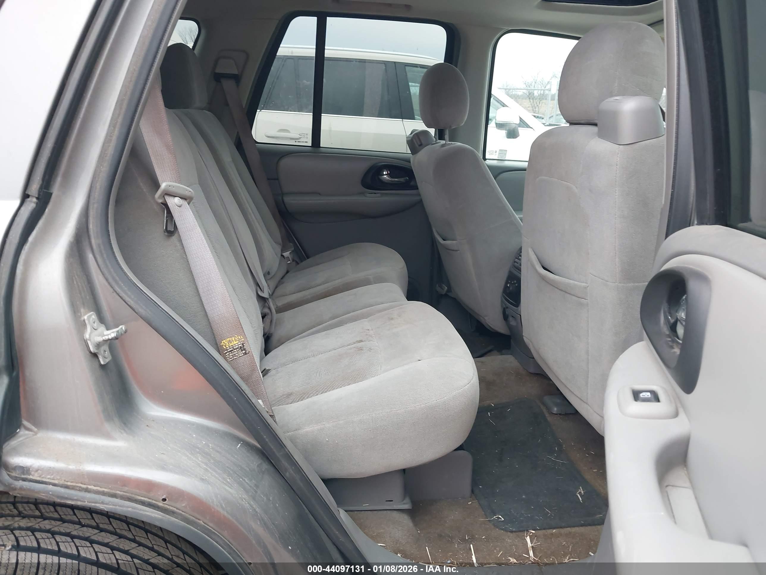 CHEVROLET TRAILBLAZER image 8