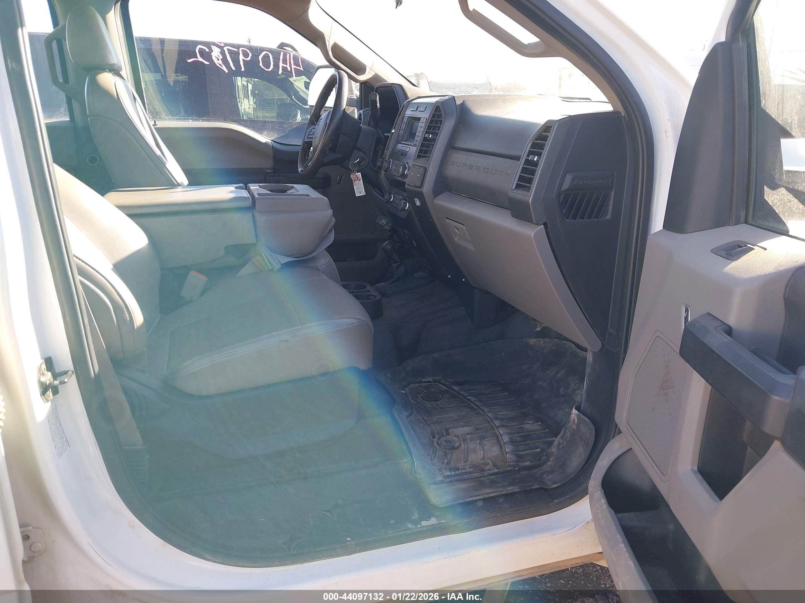 FORD F-350 image 8