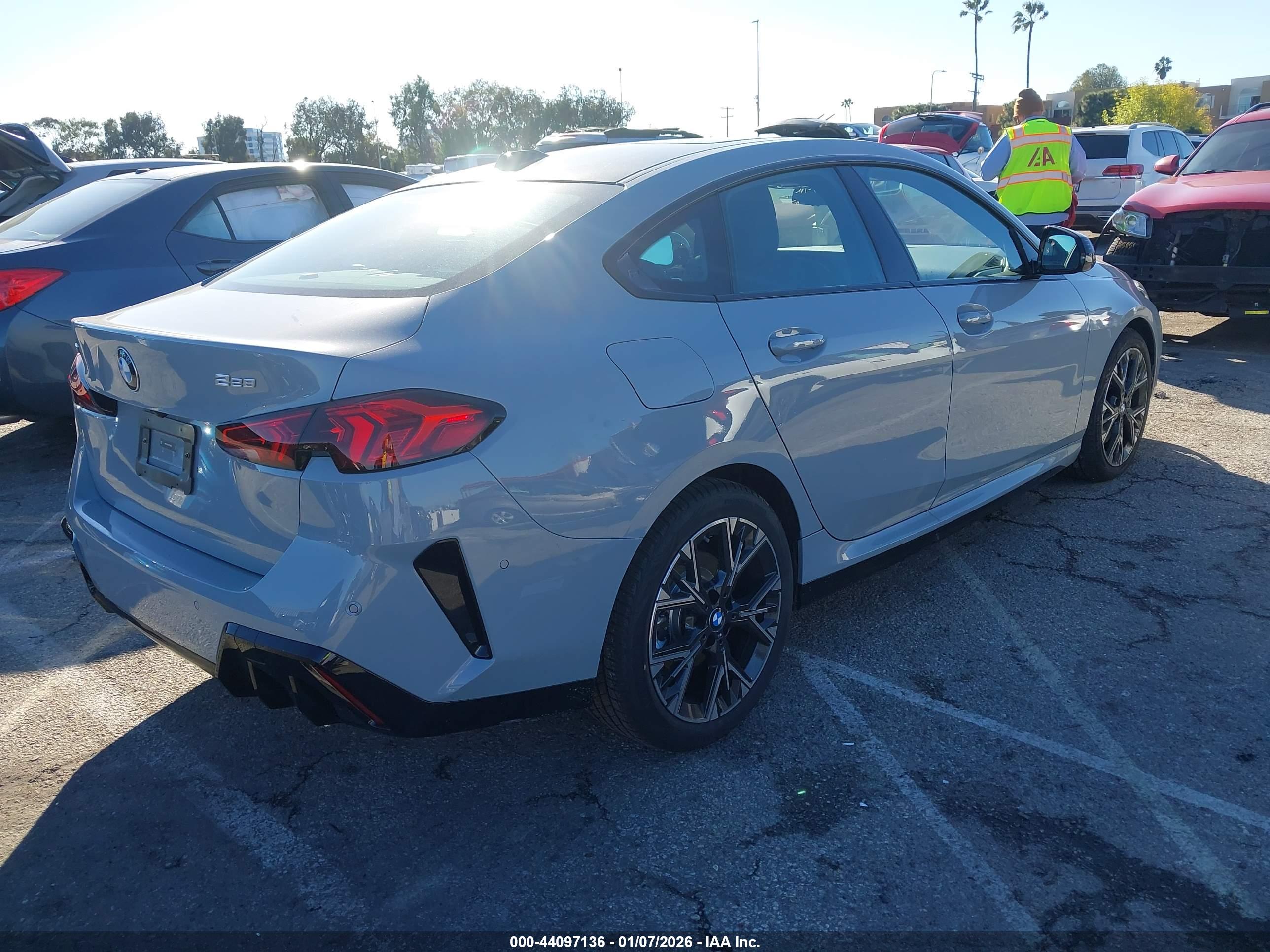 BMW 228 image 4