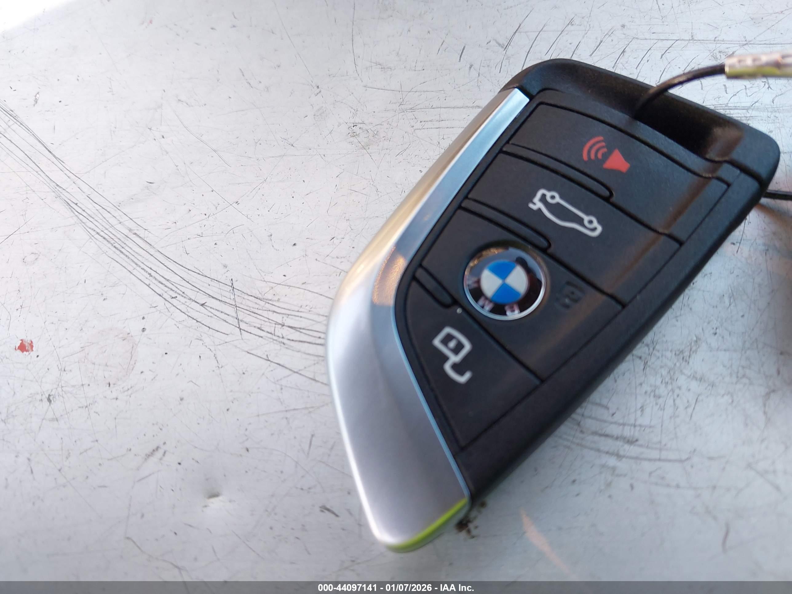 BMW 330I image 11