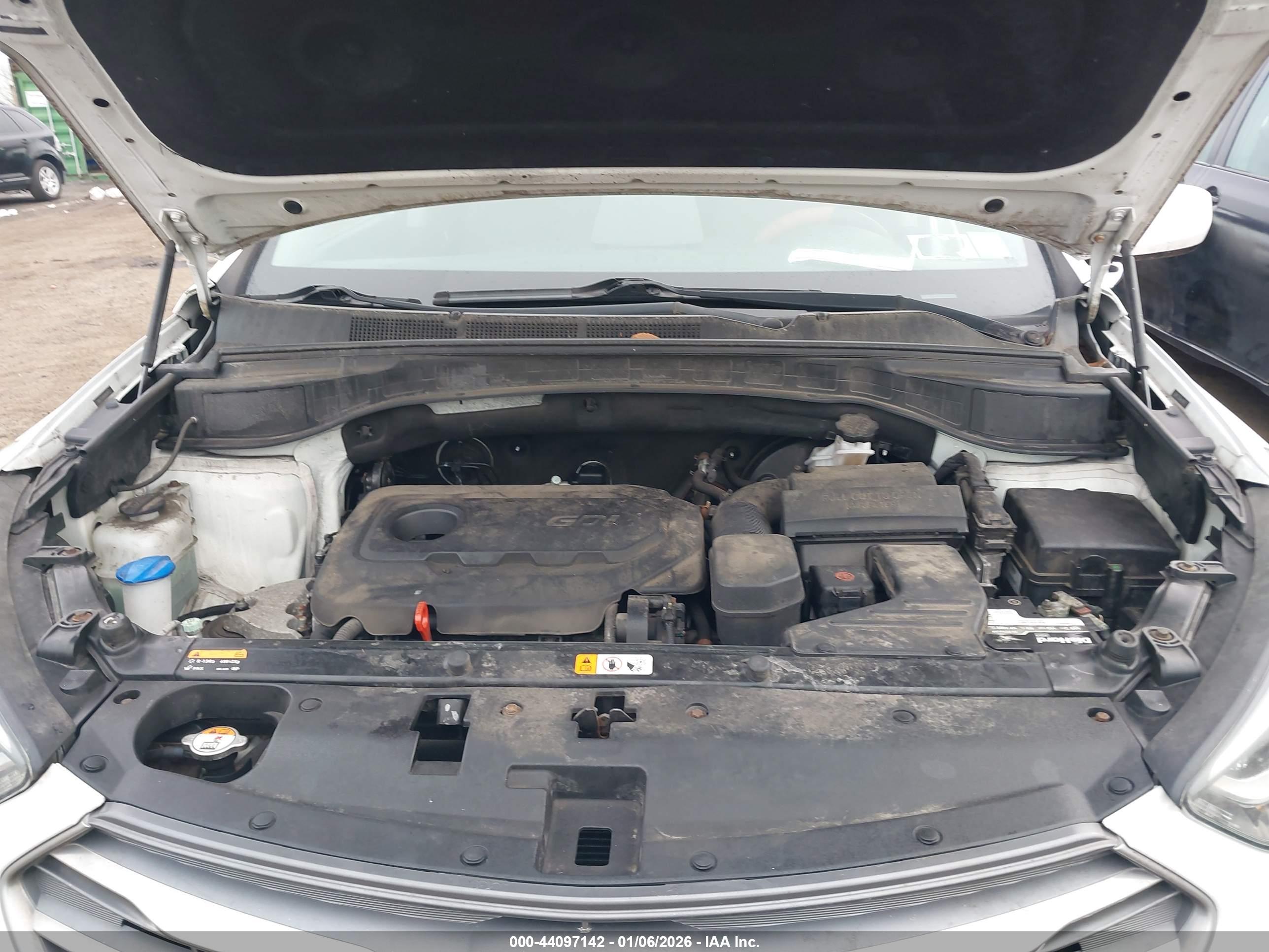 HYUNDAI SANTA image 10