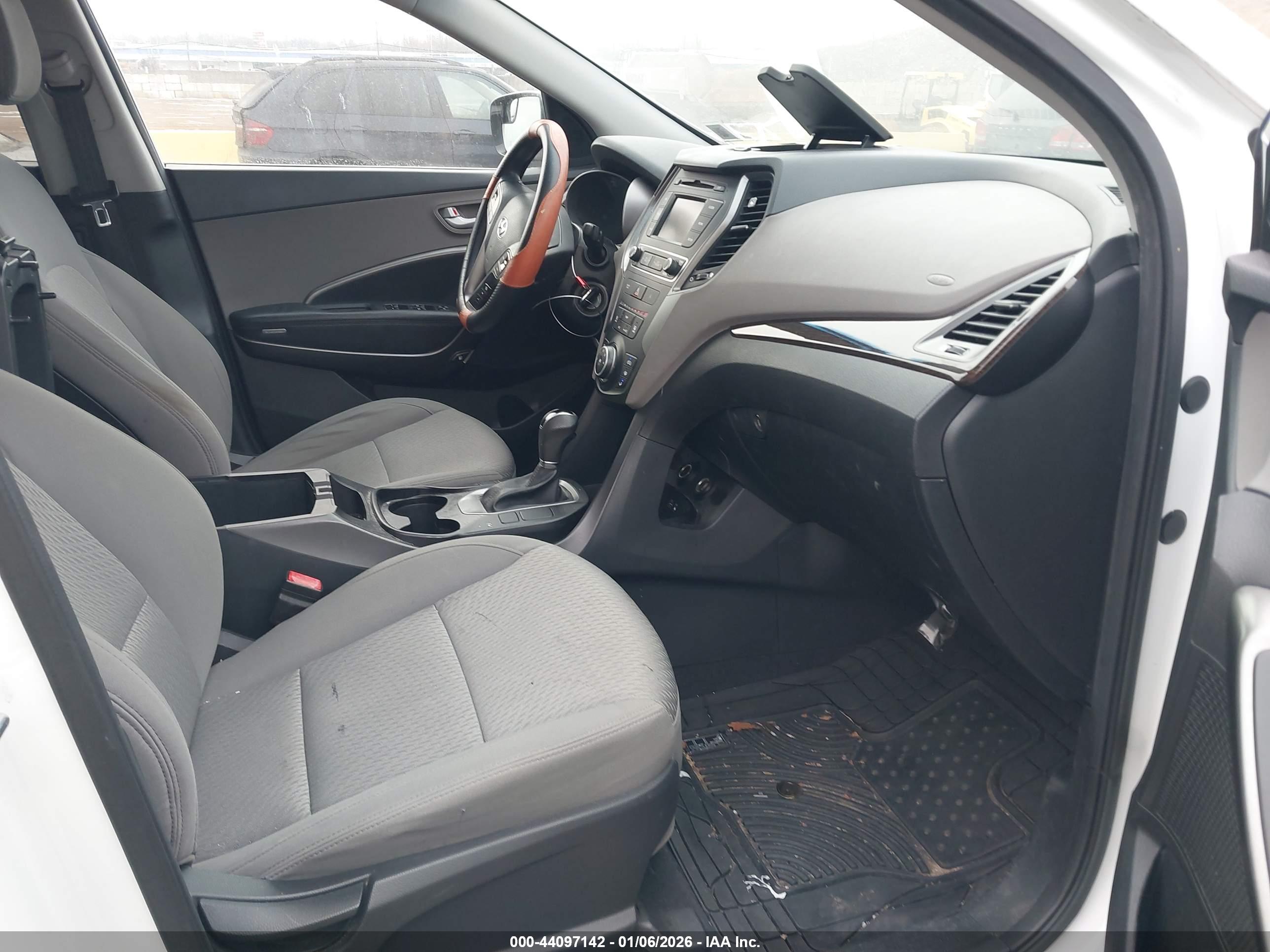 HYUNDAI SANTA image 5