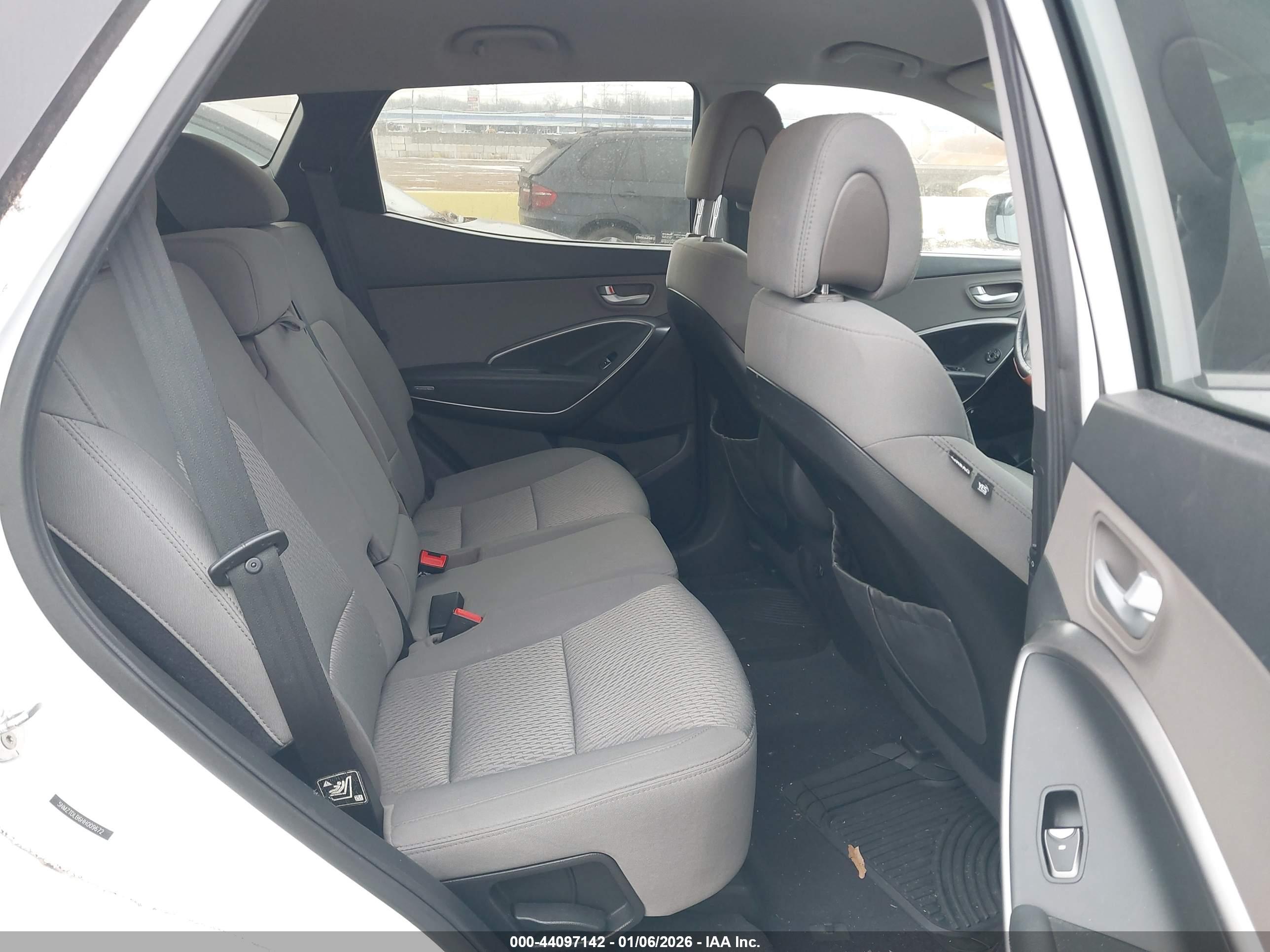 HYUNDAI SANTA image 8