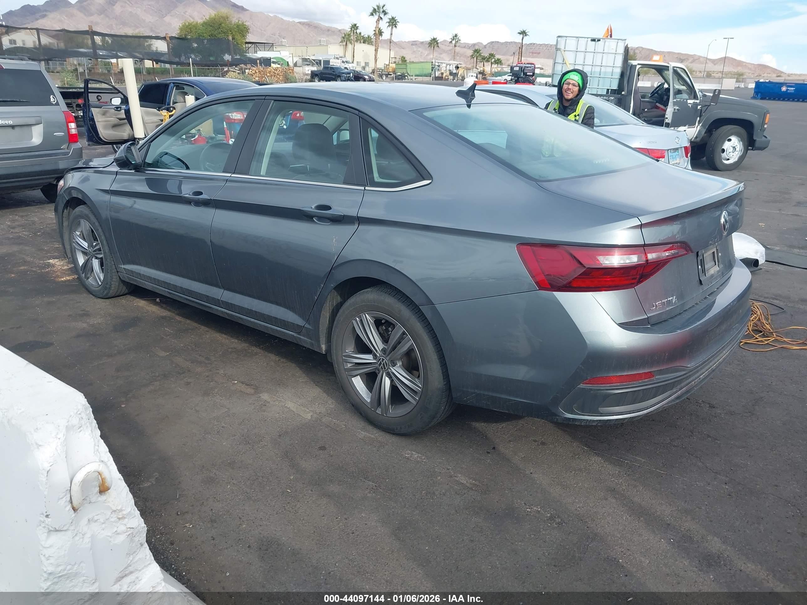 VOLKSWAGEN JETTA image 3