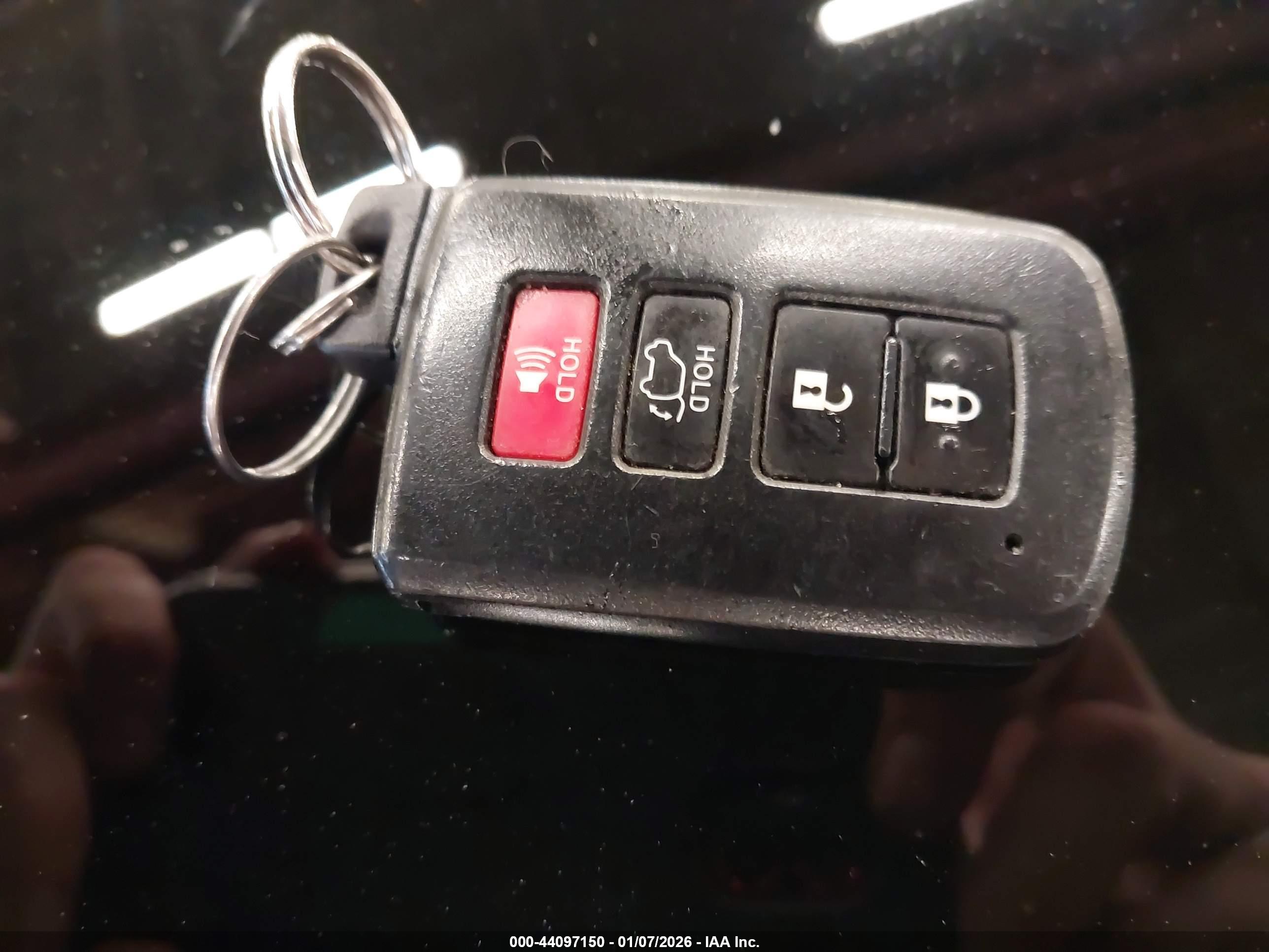 TOYOTA RAV4 image 11