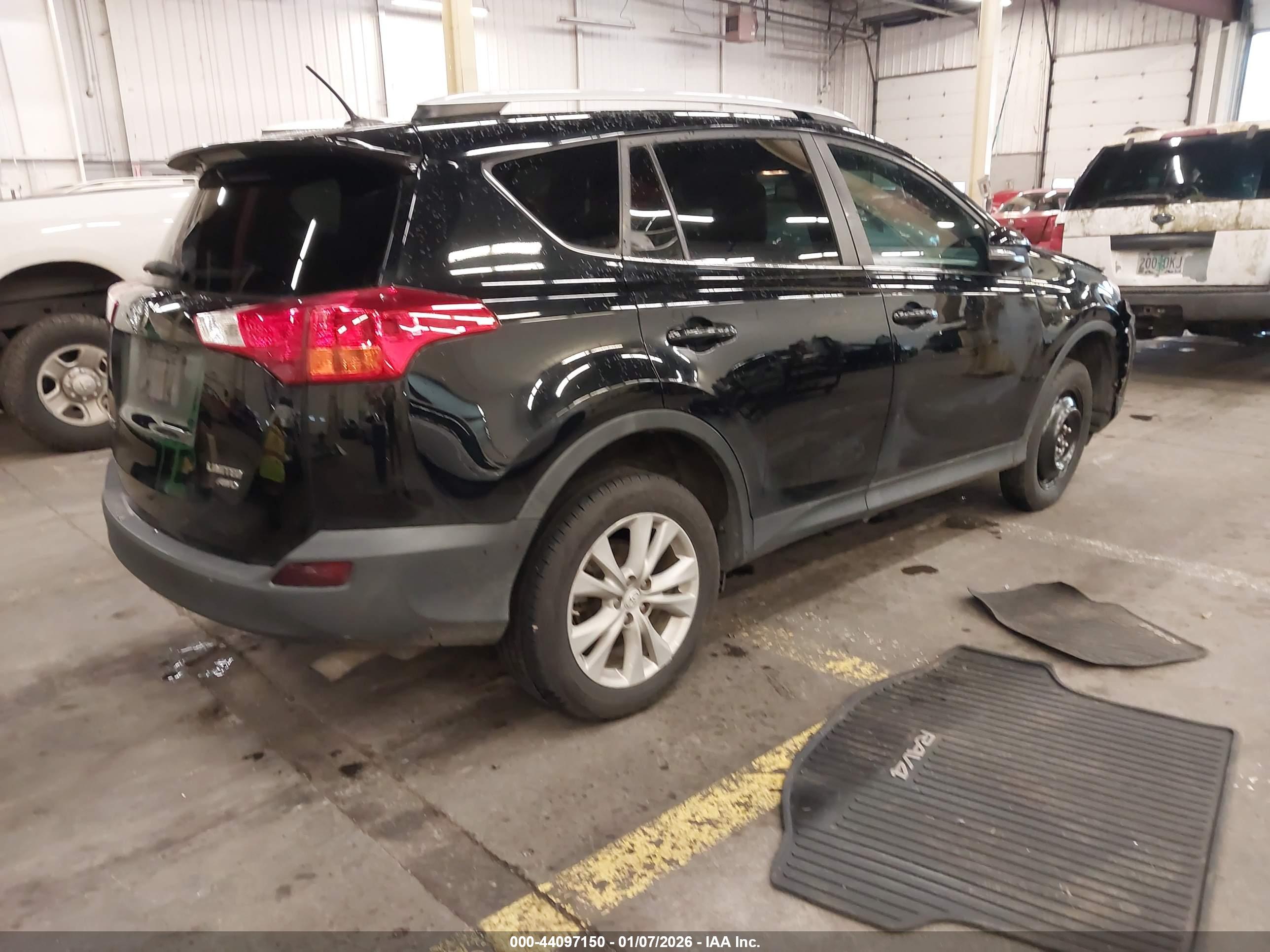 TOYOTA RAV4 image 4