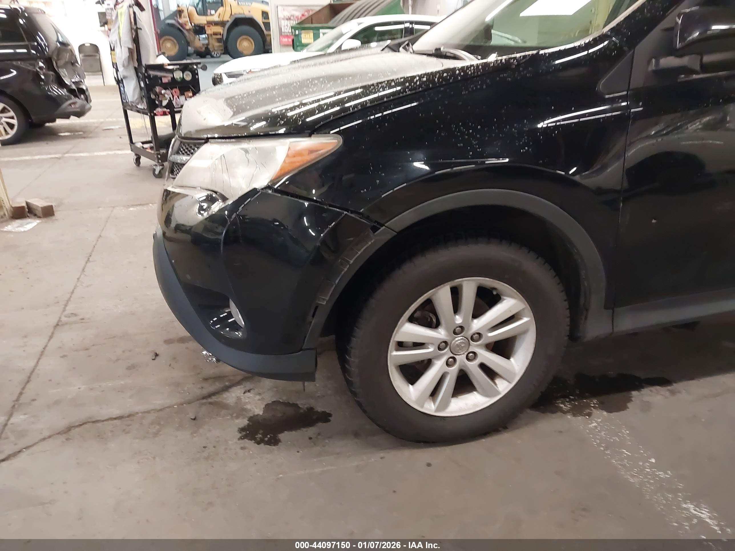 TOYOTA RAV4 image 6