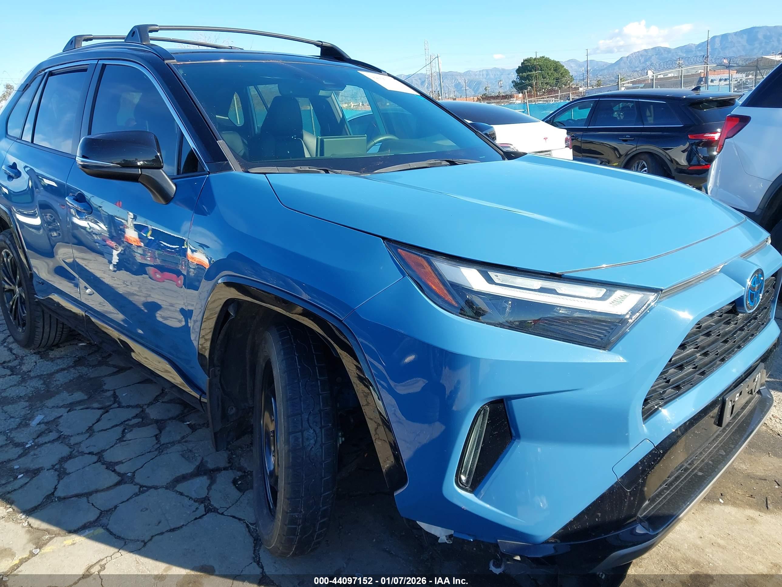 TOYOTA RAV4 image 6