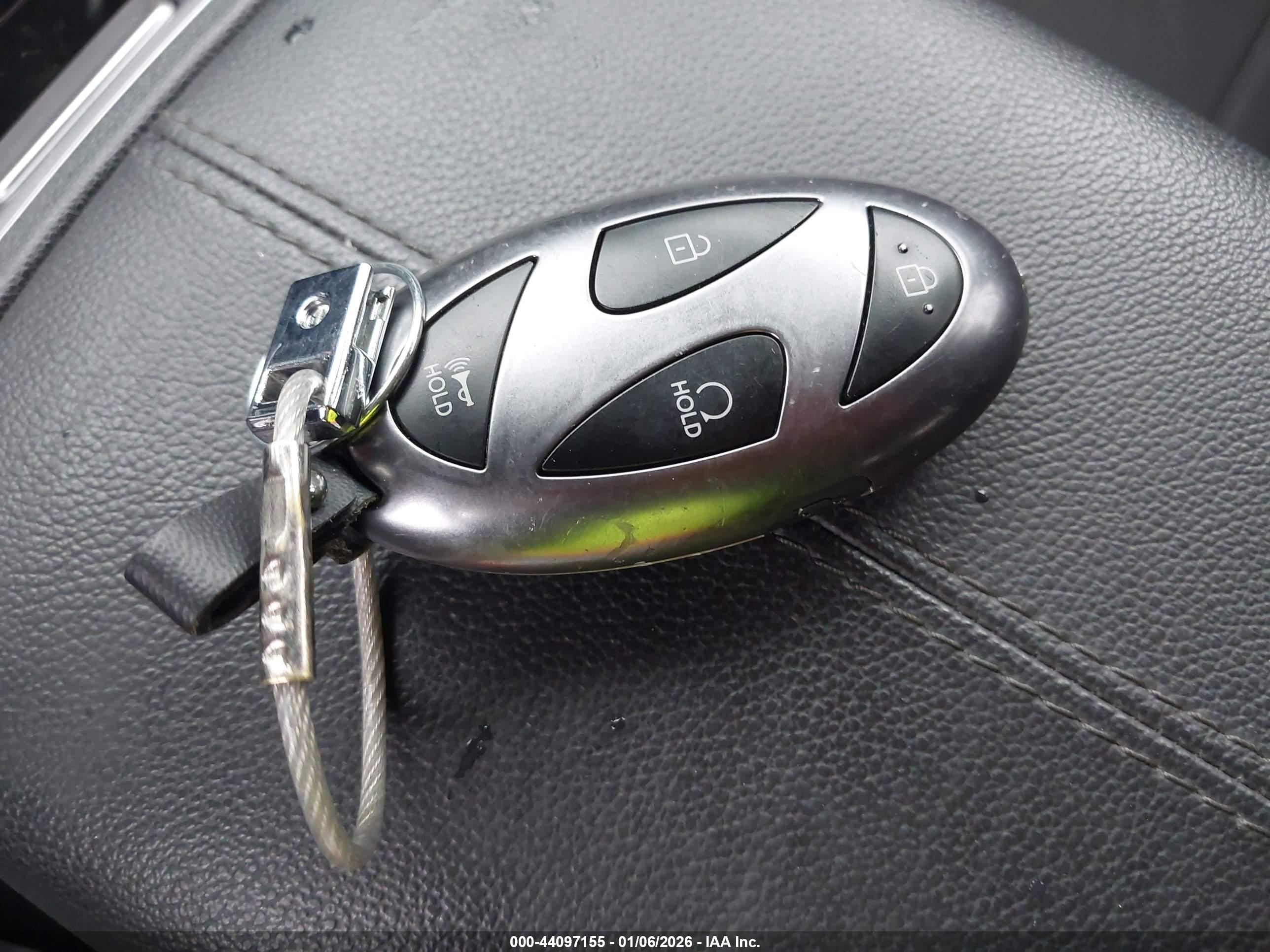 HYUNDAI TUCSON image 11