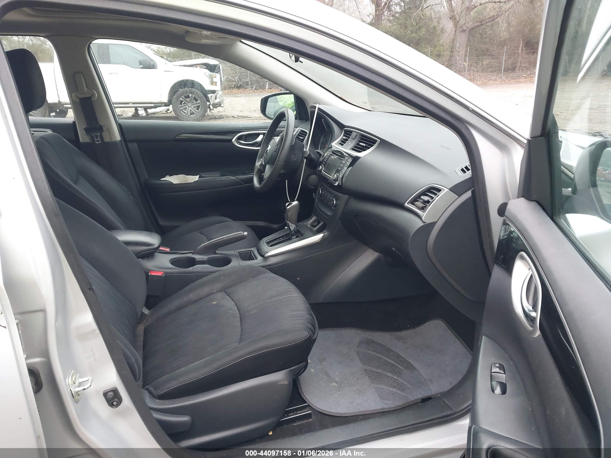 NISSAN SENTRA image 5