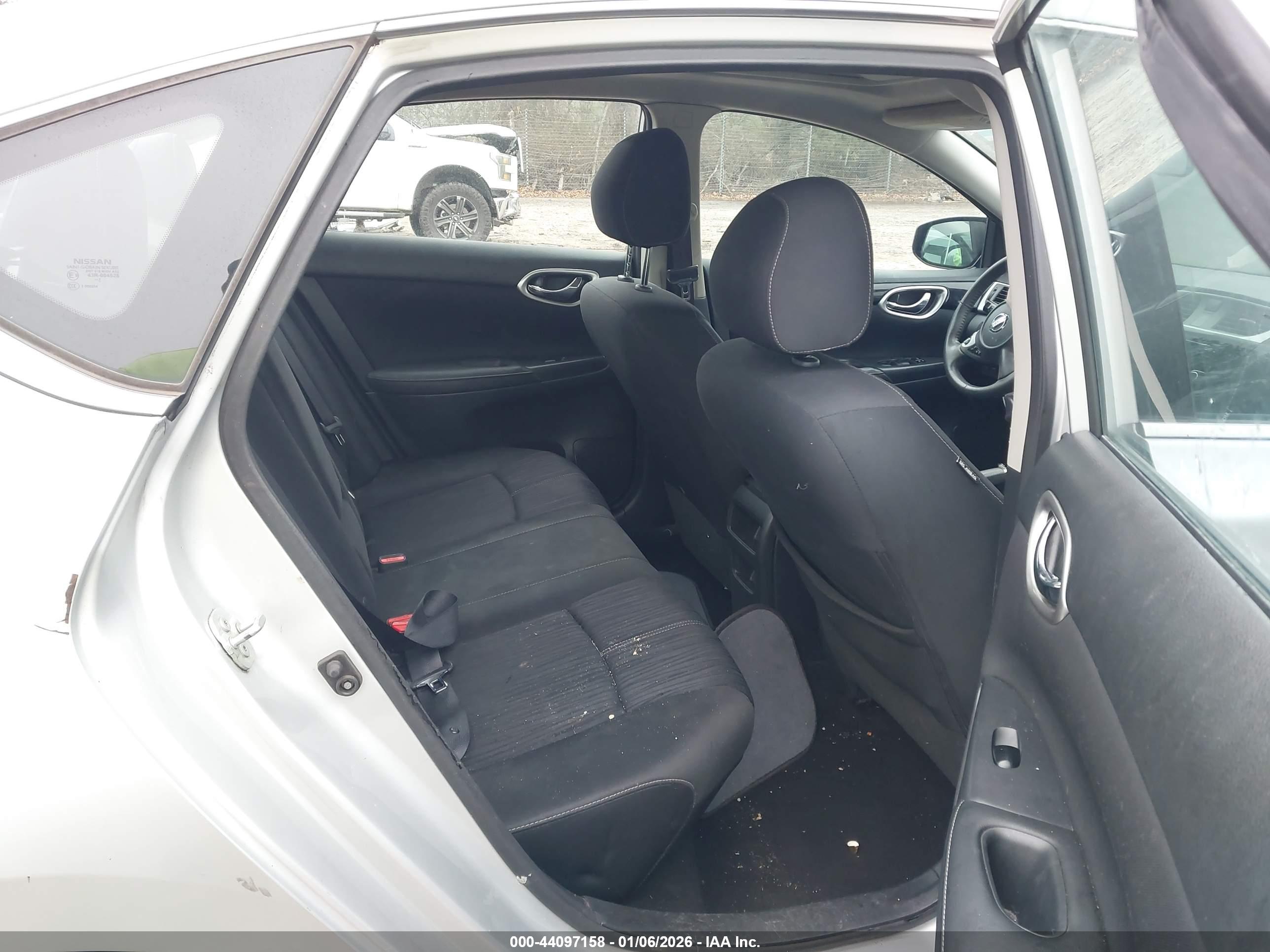 NISSAN SENTRA image 8