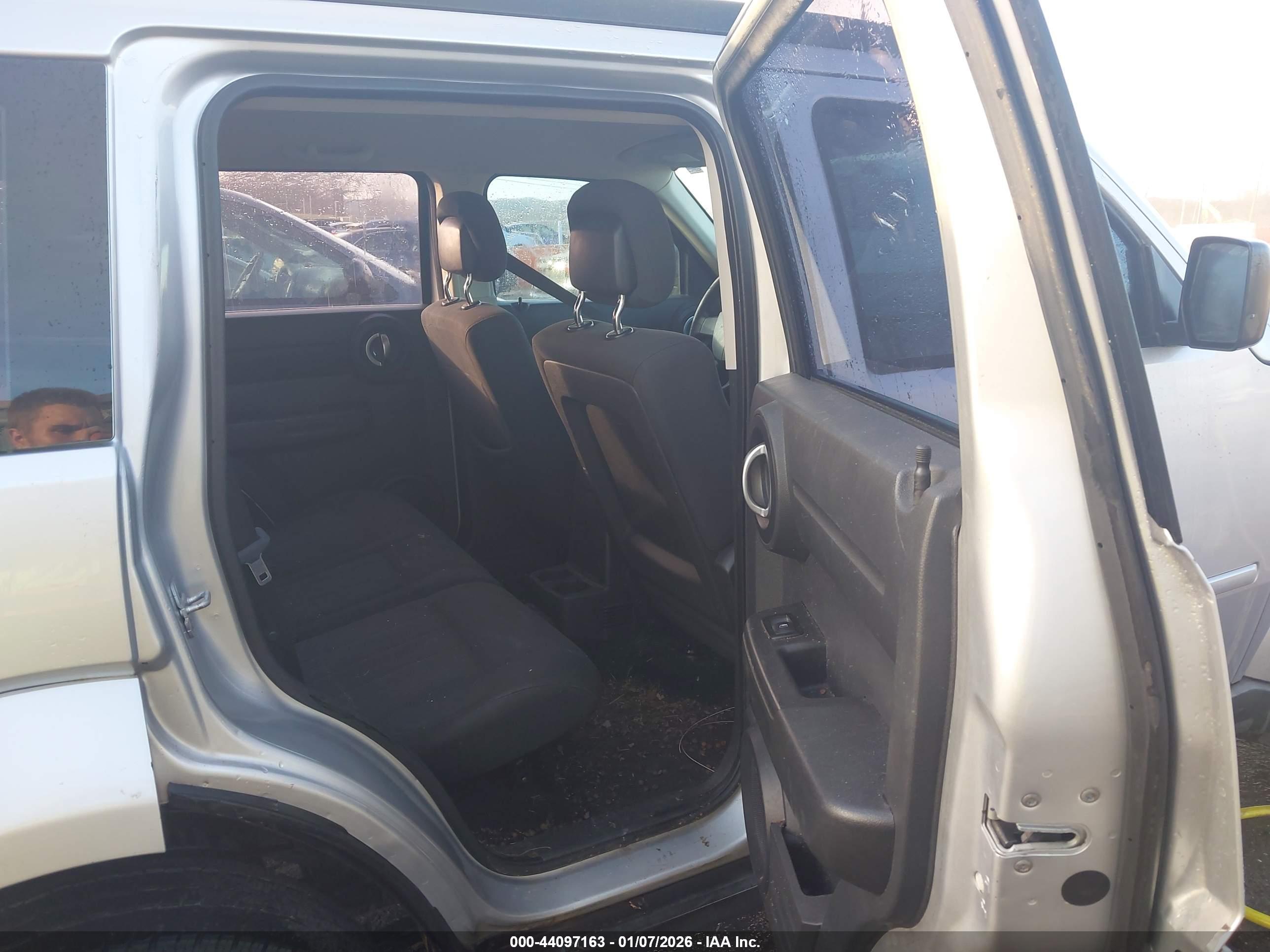 DODGE NITRO image 8