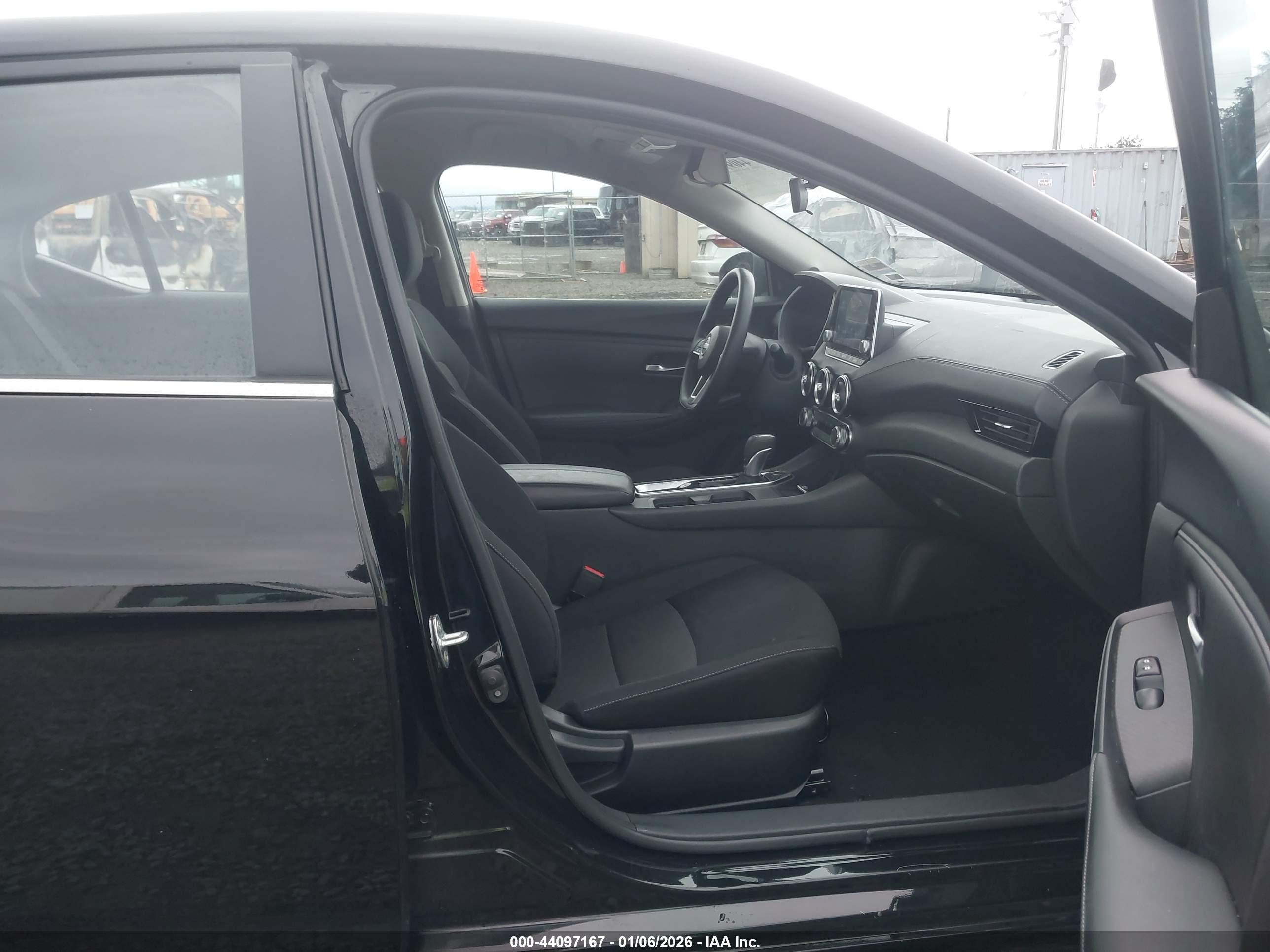 NISSAN SENTRA image 5