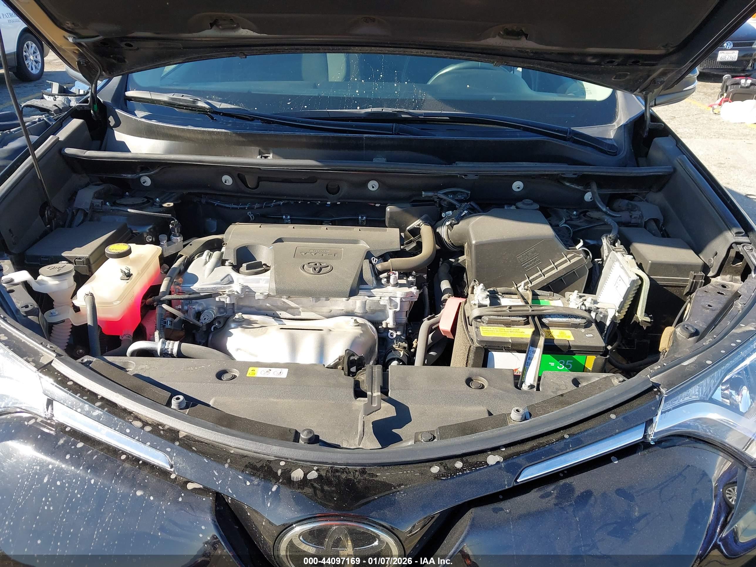 TOYOTA RAV4 image 10