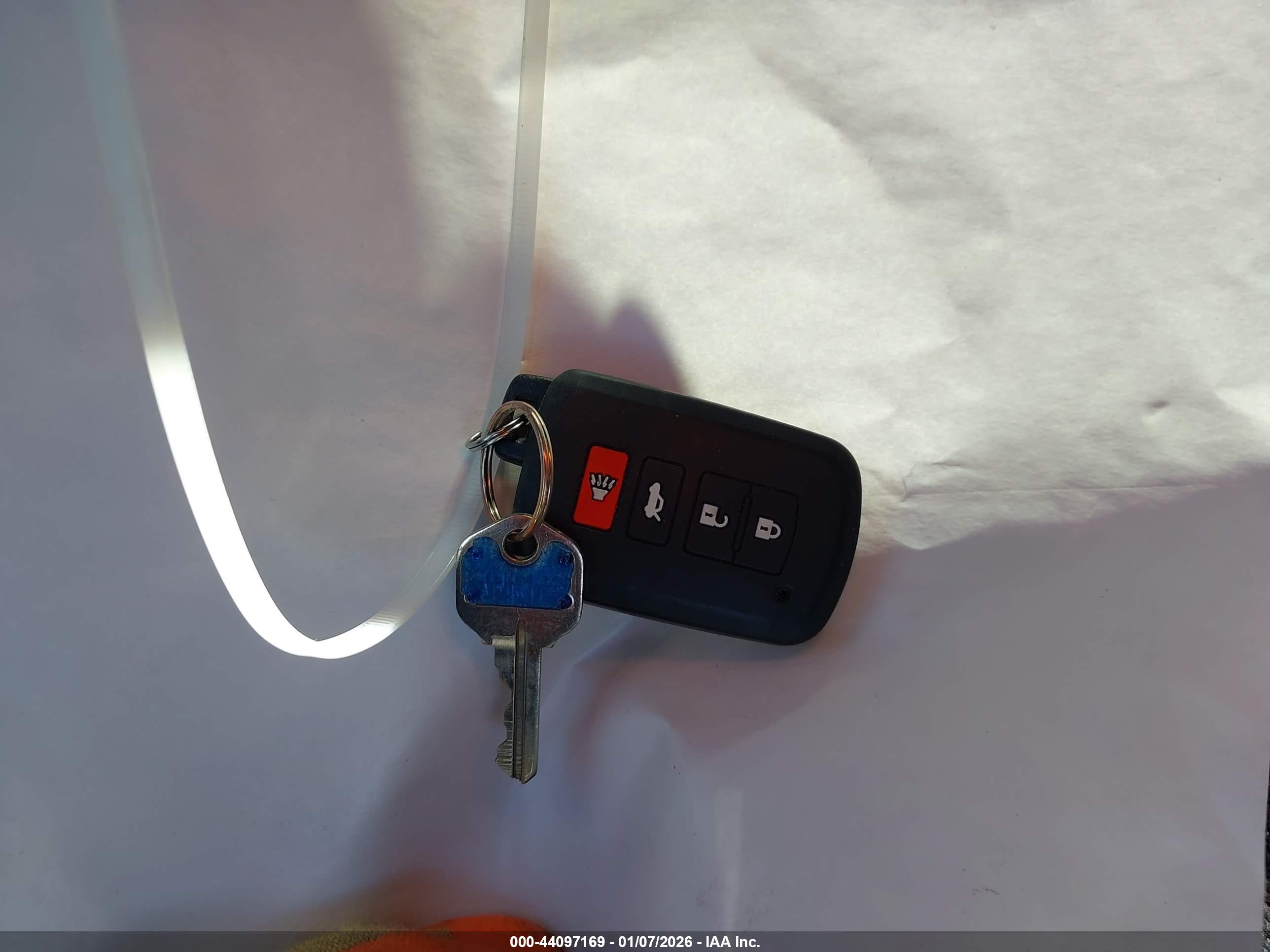TOYOTA RAV4 image 11