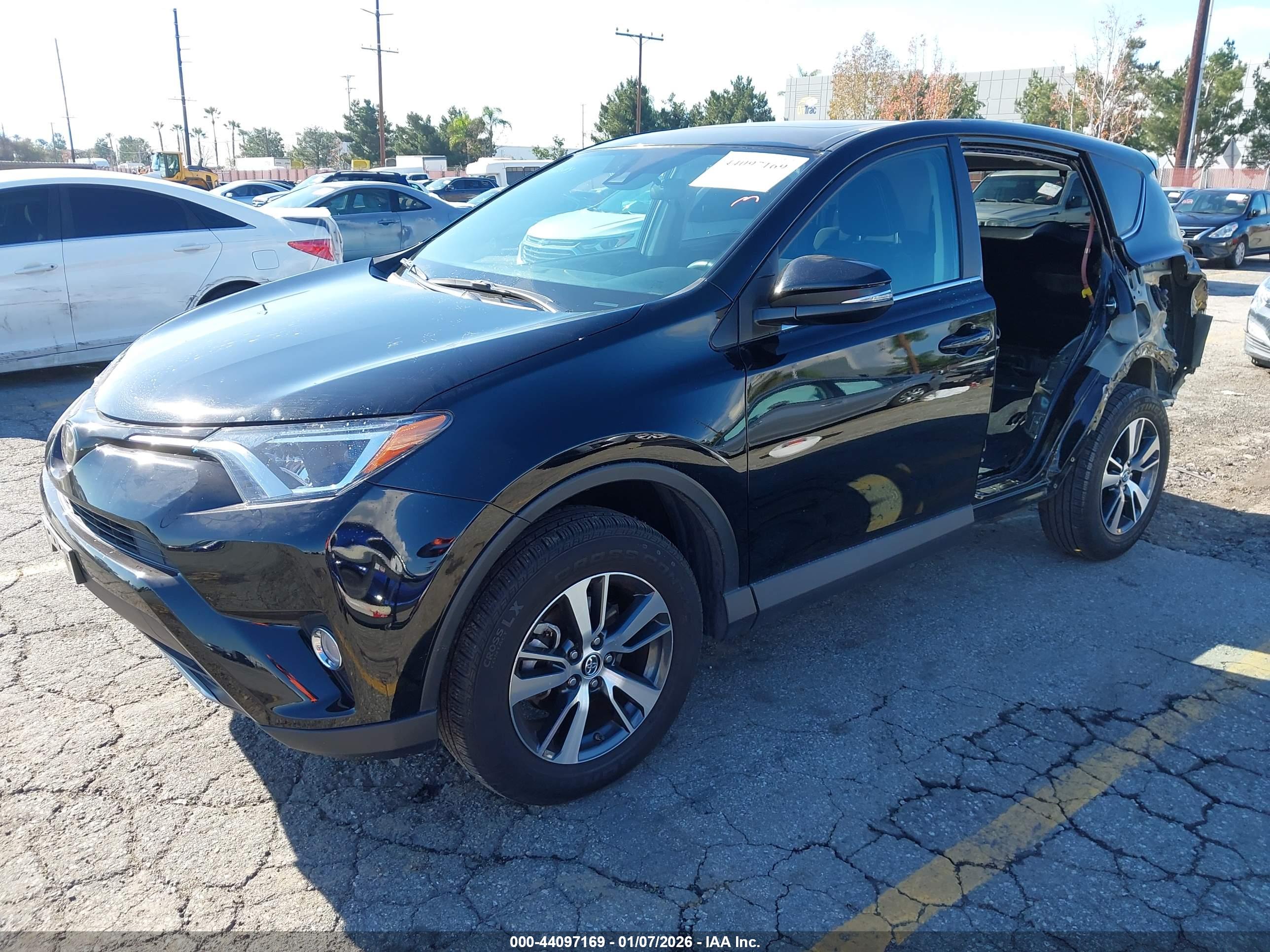 TOYOTA RAV4 image 2